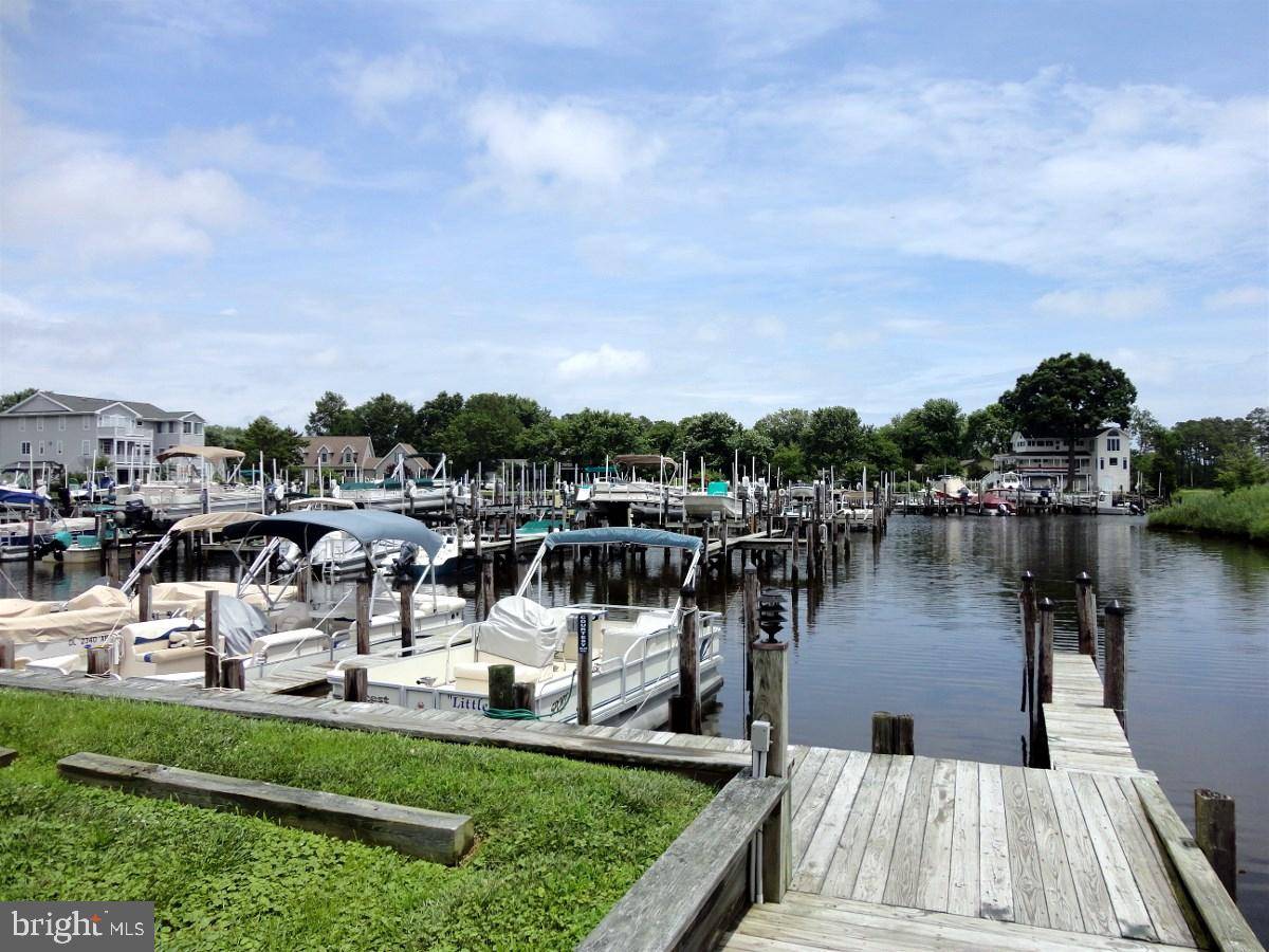 Ocean View, DE 19970,155 NAOMI DRIVE/WHITES CREEK MARINA #73