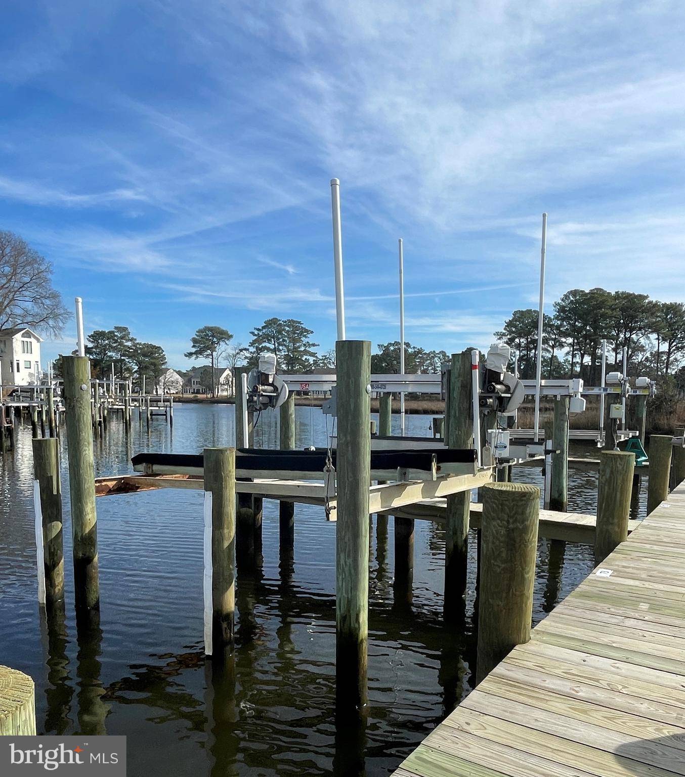 Ocean View, DE 19970,155 NAOMI DRIVE/WHITES CREEK MARINA #73