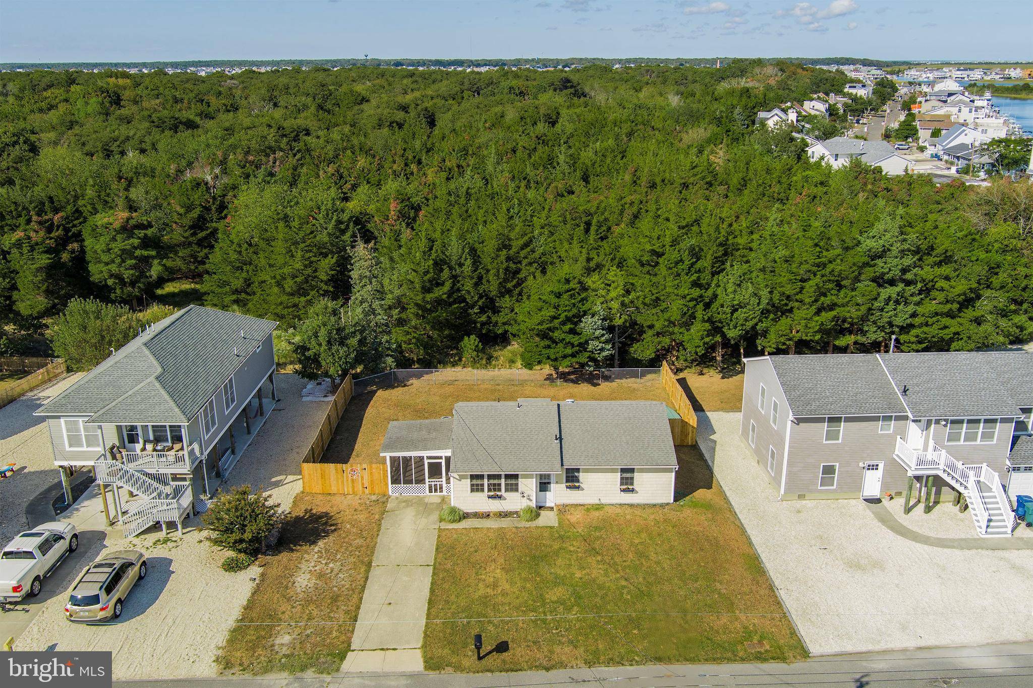 Tuckerton, NJ 08087,39 BEACH DR