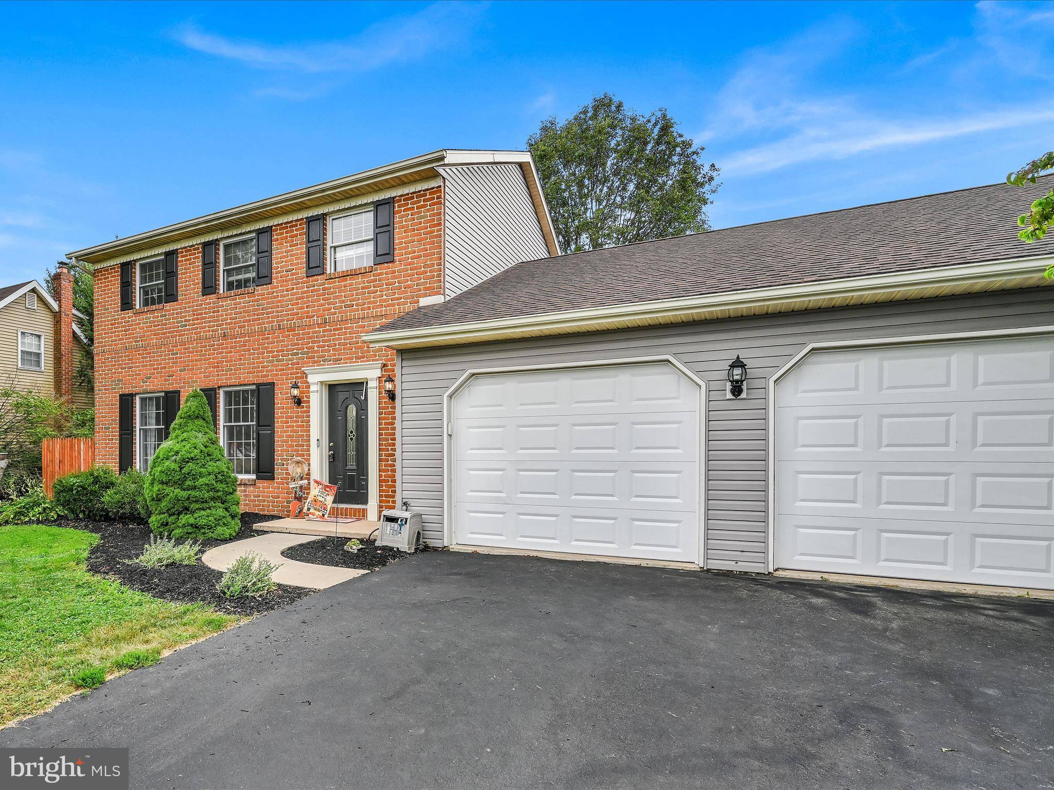 Ephrata, PA 17522,240 JENNIFER LN