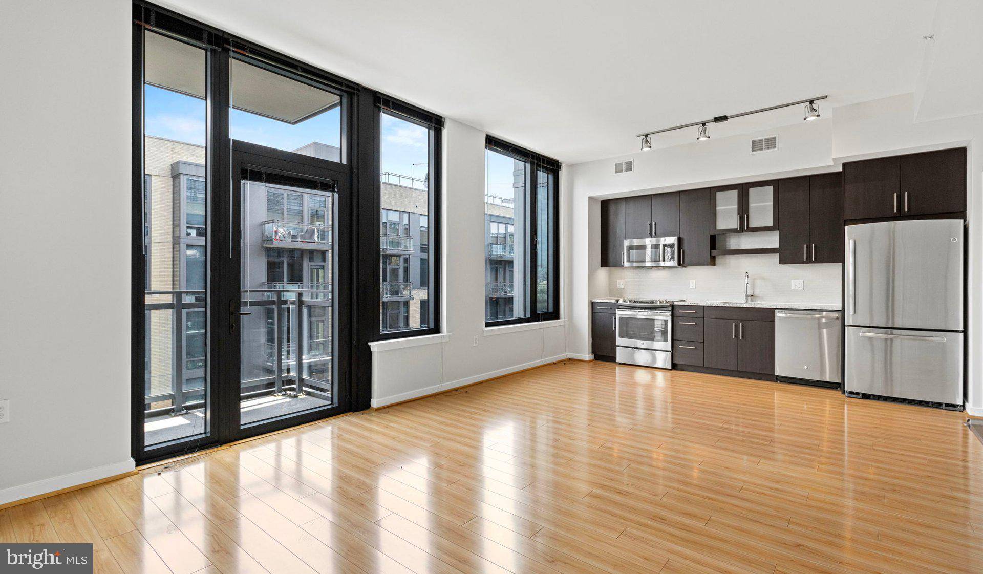 Bethesda, MD 20814,8300 WISCONSIN AVE #3B-1-938