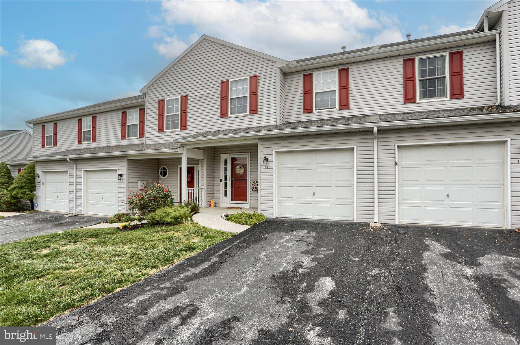 Harrisburg, PA 17111,1023 WOODED POND DR