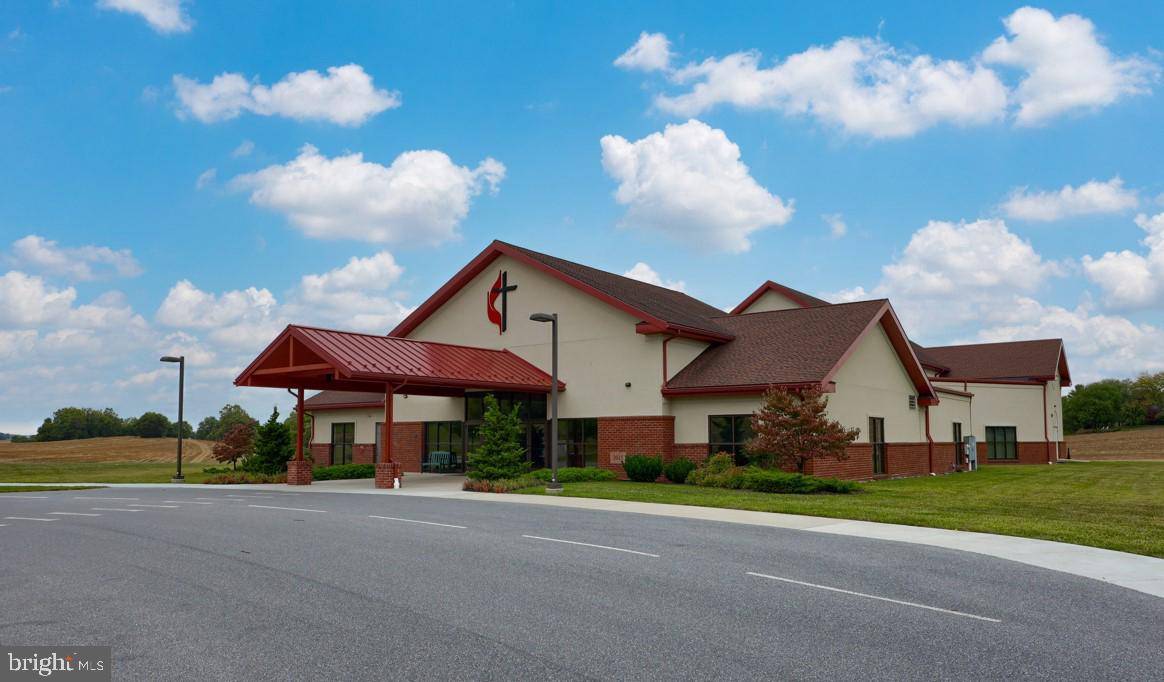 Lancaster, PA 17603,242 BENDER RD
