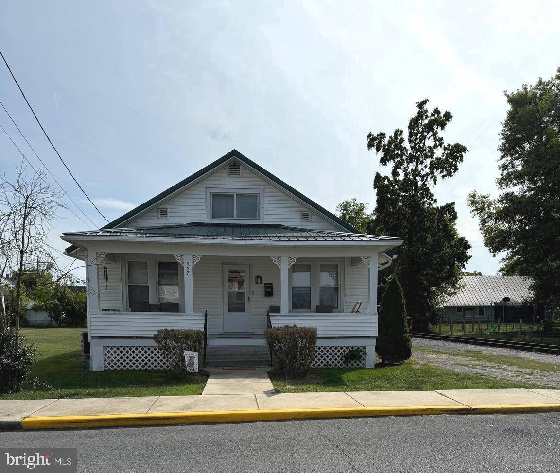 Moorefield, WV 26836,227 WASHINGTON STREET