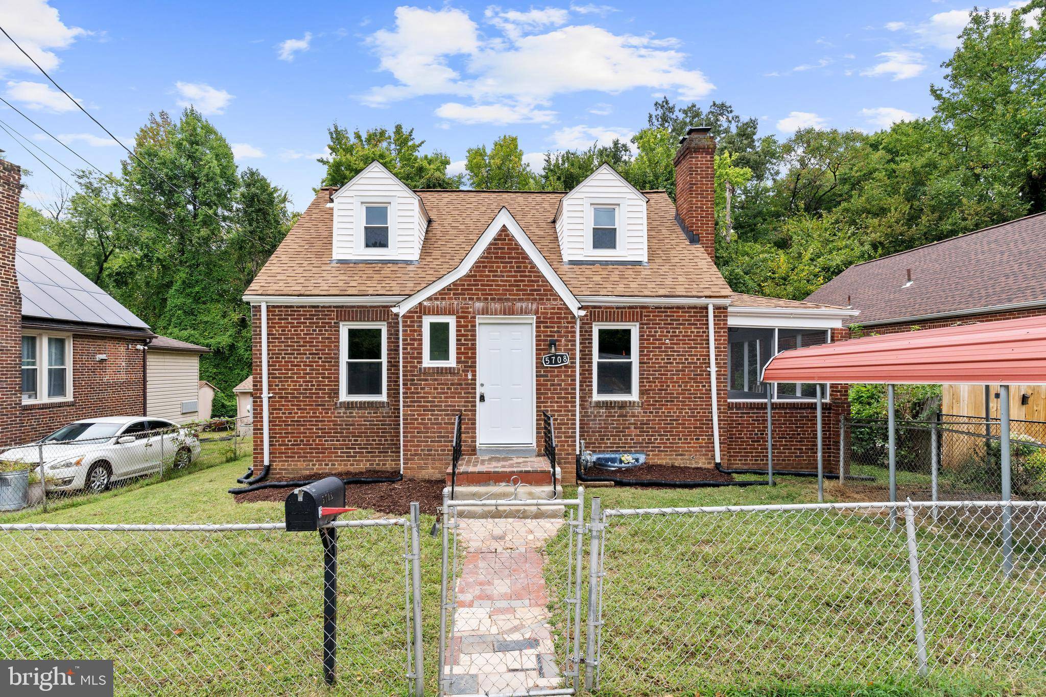 Capitol Heights, MD 20743,5708 EARLY ST