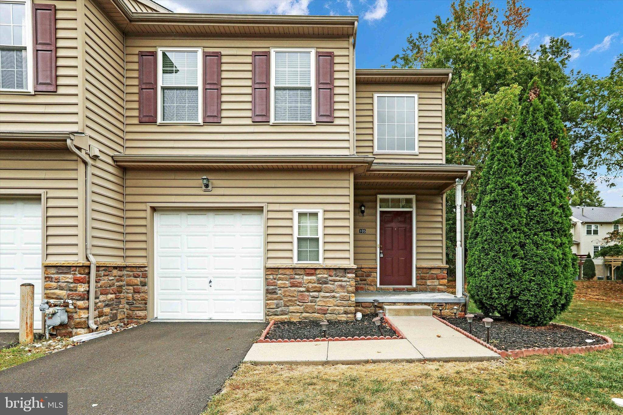 Langhorne, PA 19047,105 OXFORD FALLS CT