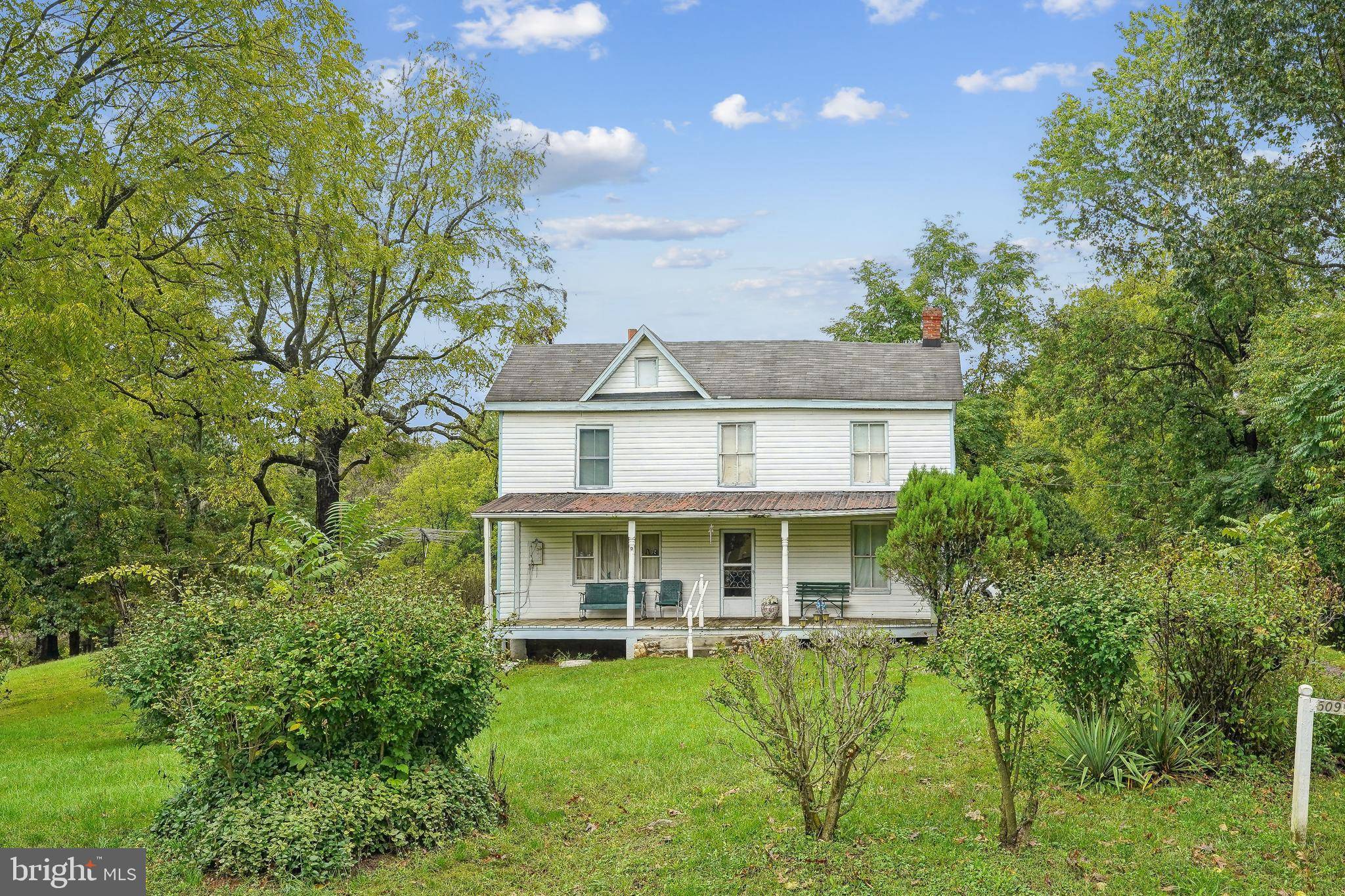 Hume, VA 22639,5095 LEEDS MANOR RD