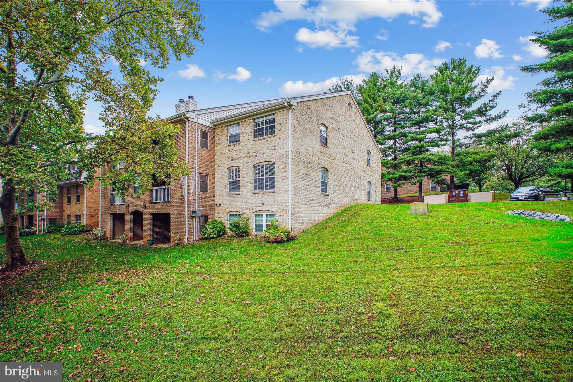 Burke, VA 22015,5904 COVE LANDING RD #202