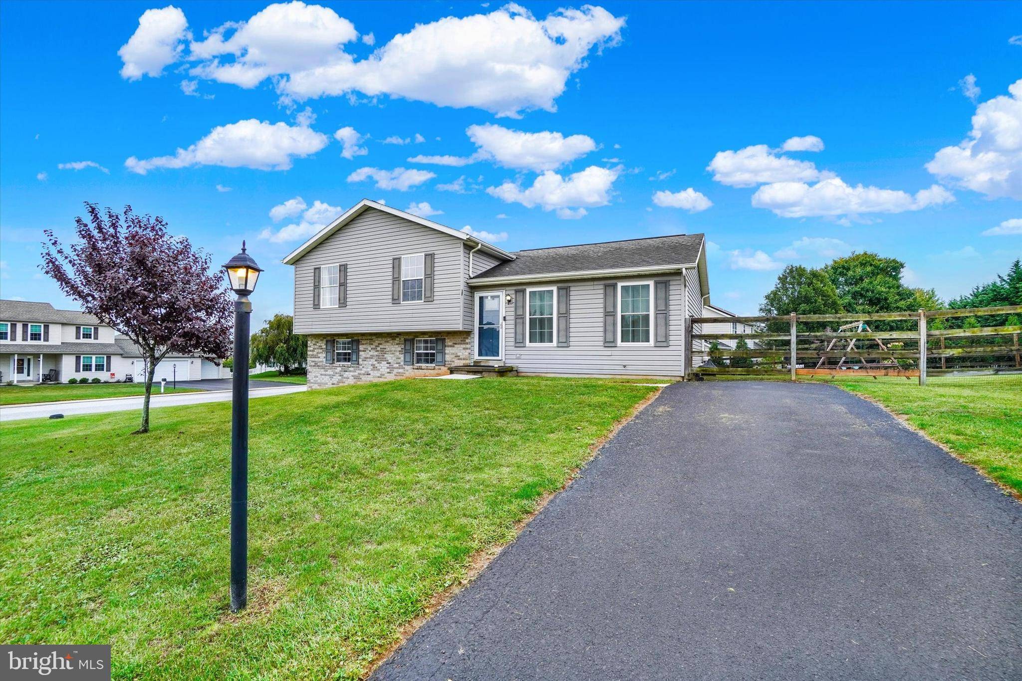 Stewartstown, PA 17363,131 SWITCHPOINT DR