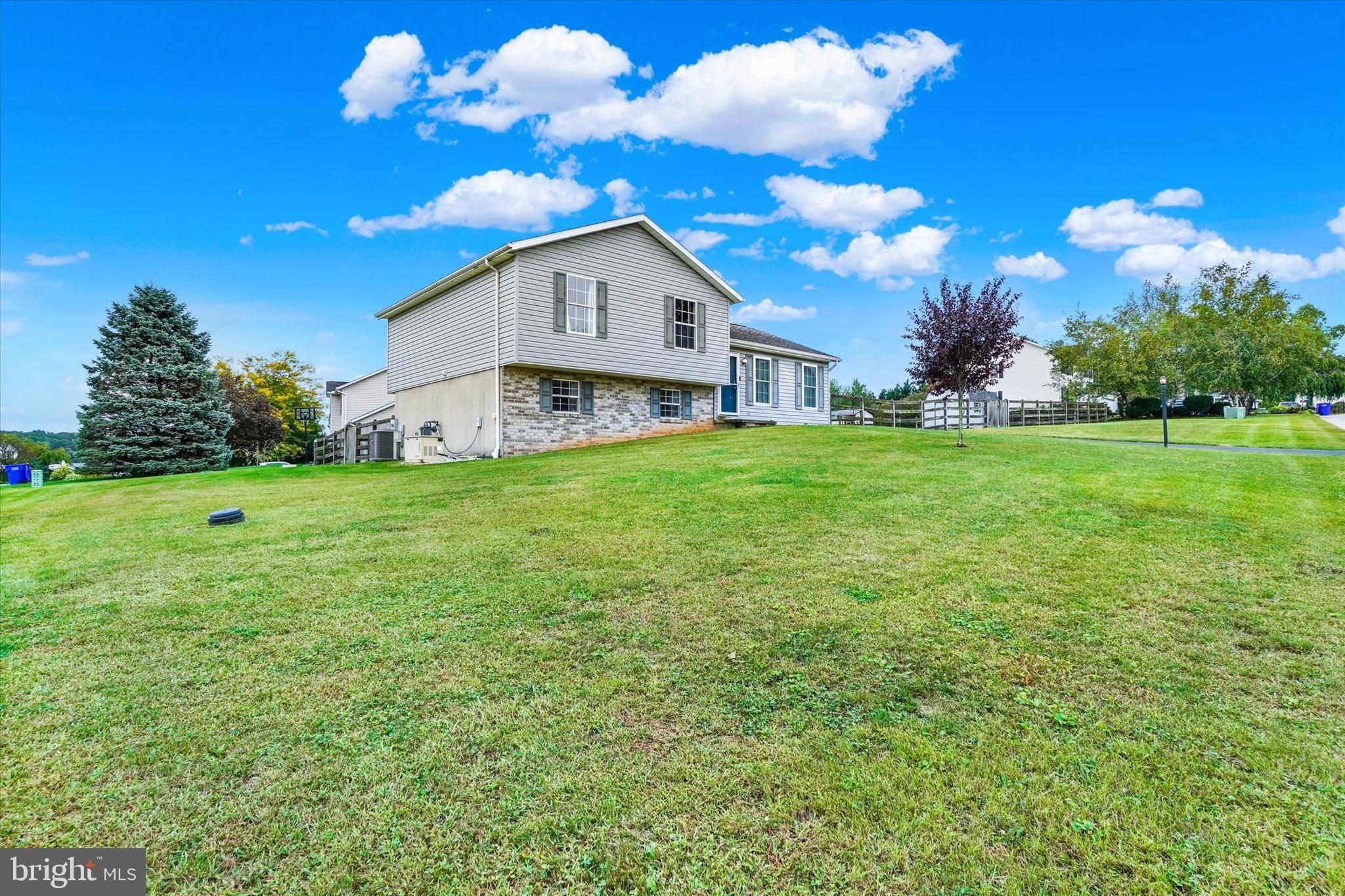 Stewartstown, PA 17363,131 SWITCHPOINT DR