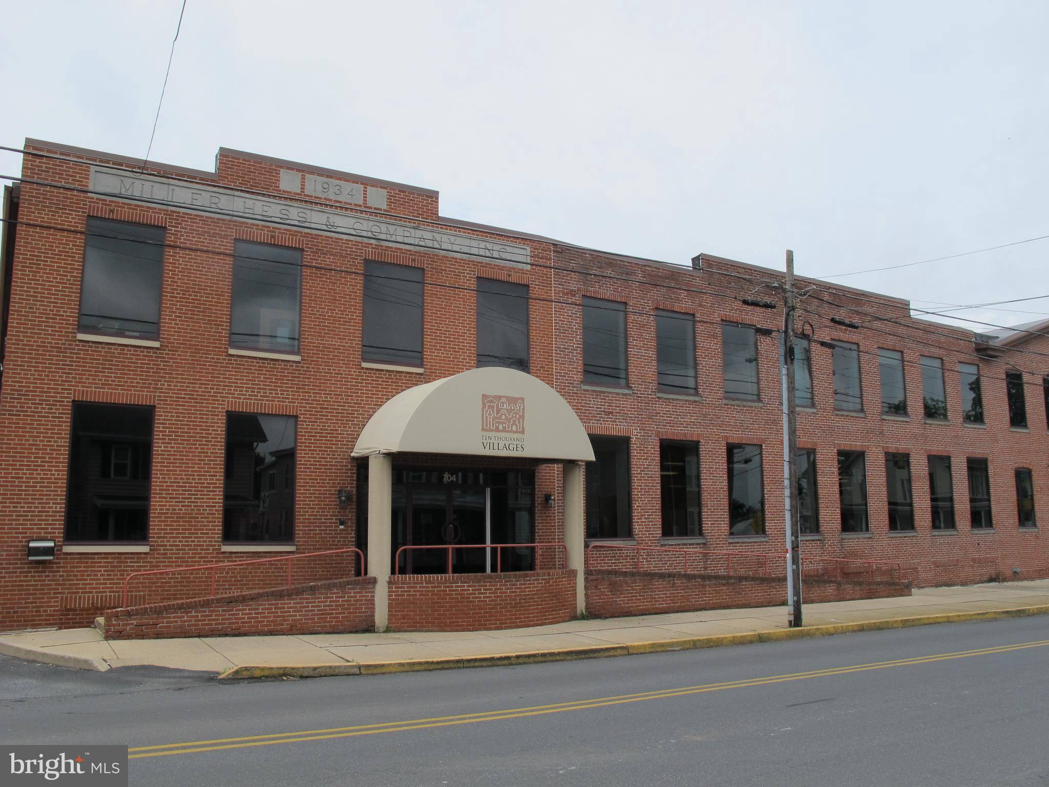 Akron, PA 17501,704-718 MAIN ST