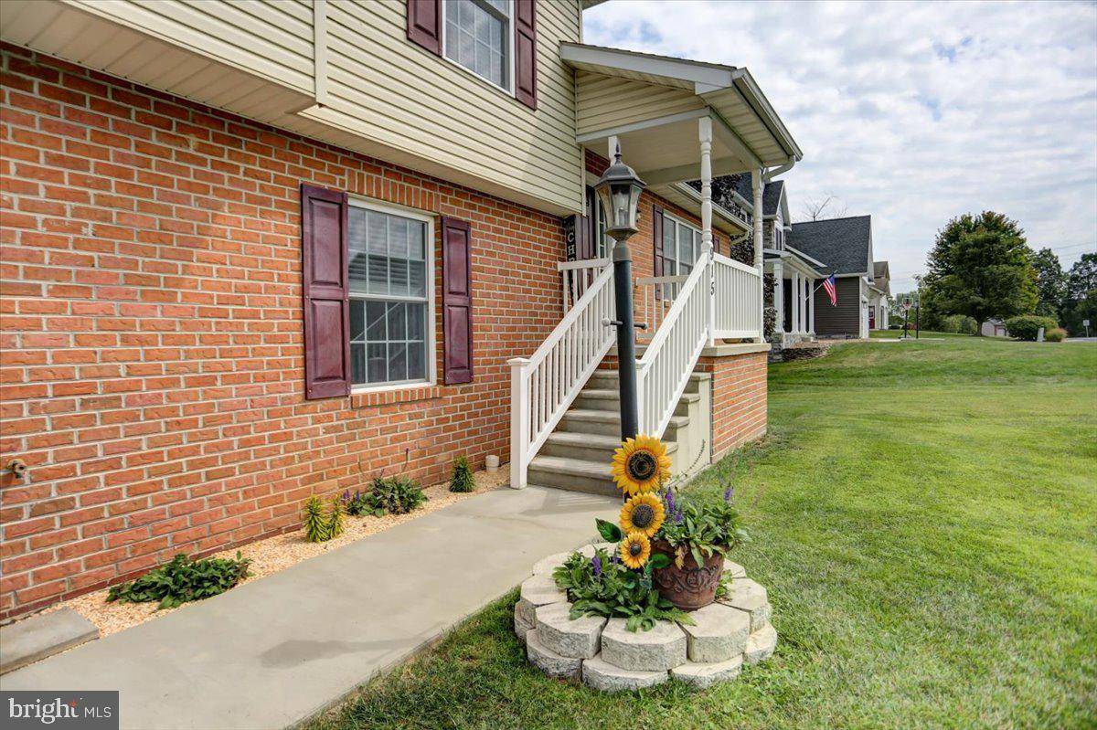 Chambersburg, PA 17202,915 LINDIA DRIVE #58