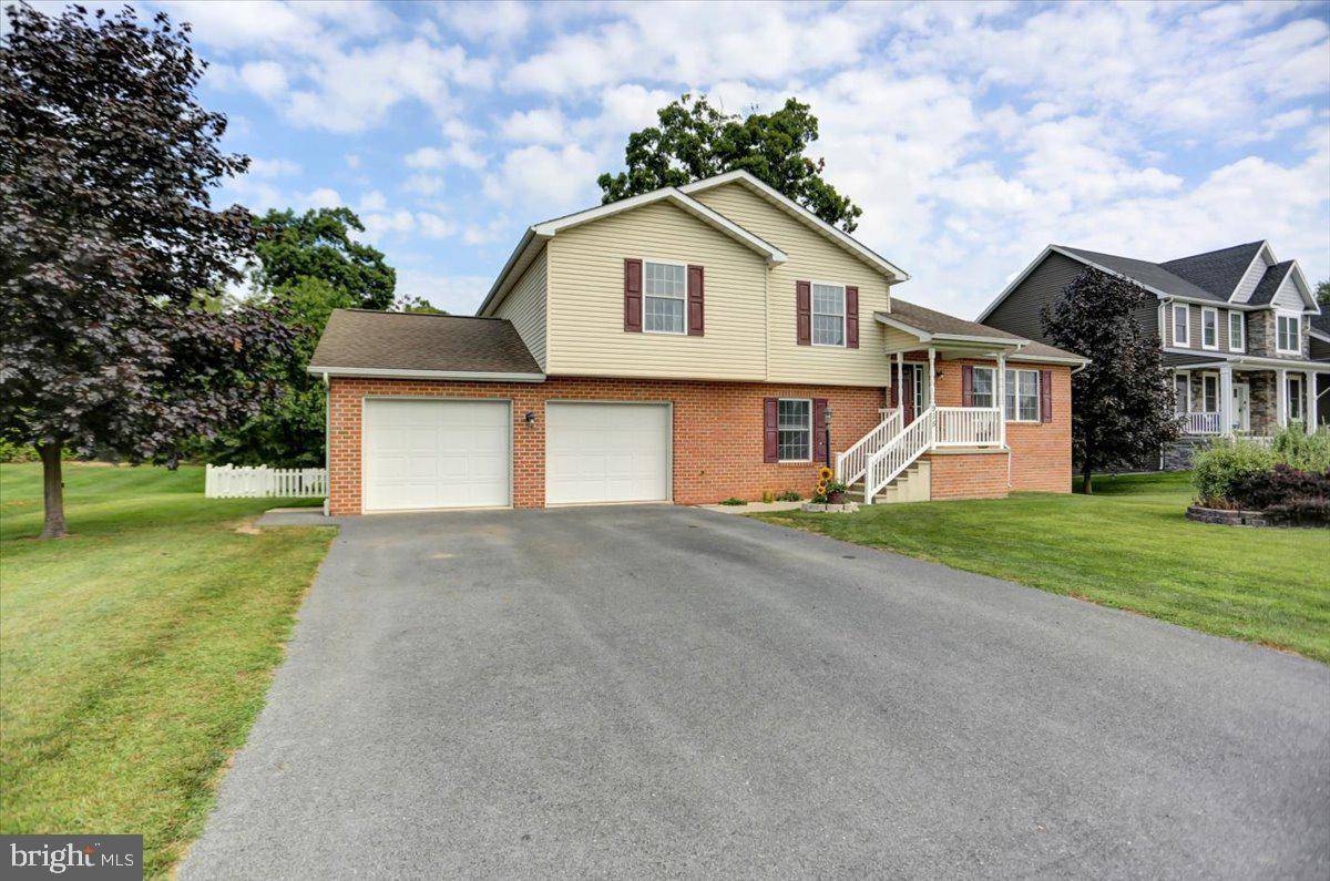 Chambersburg, PA 17202,915 LINDIA DRIVE #58