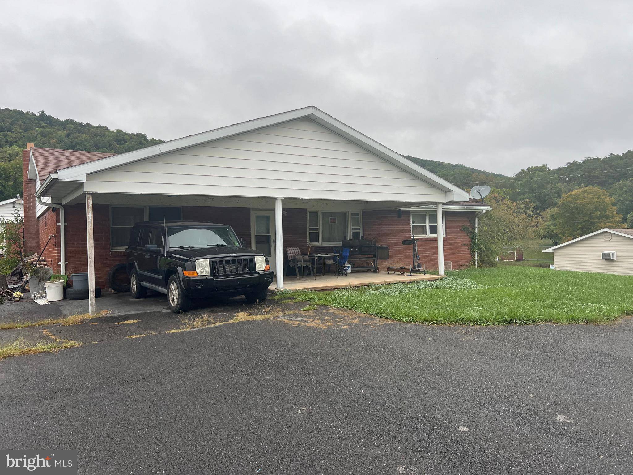 Keyser, WV 26726,1608 KNOBLEY RD