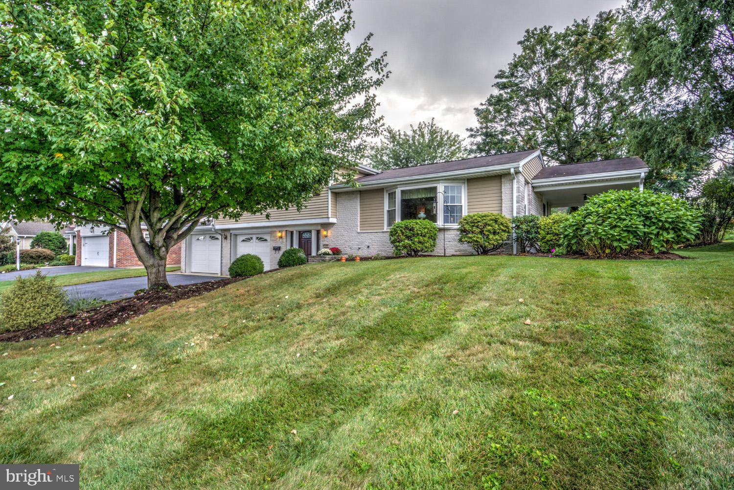 New Holland, PA 17557,328 E CONESTOGA ST