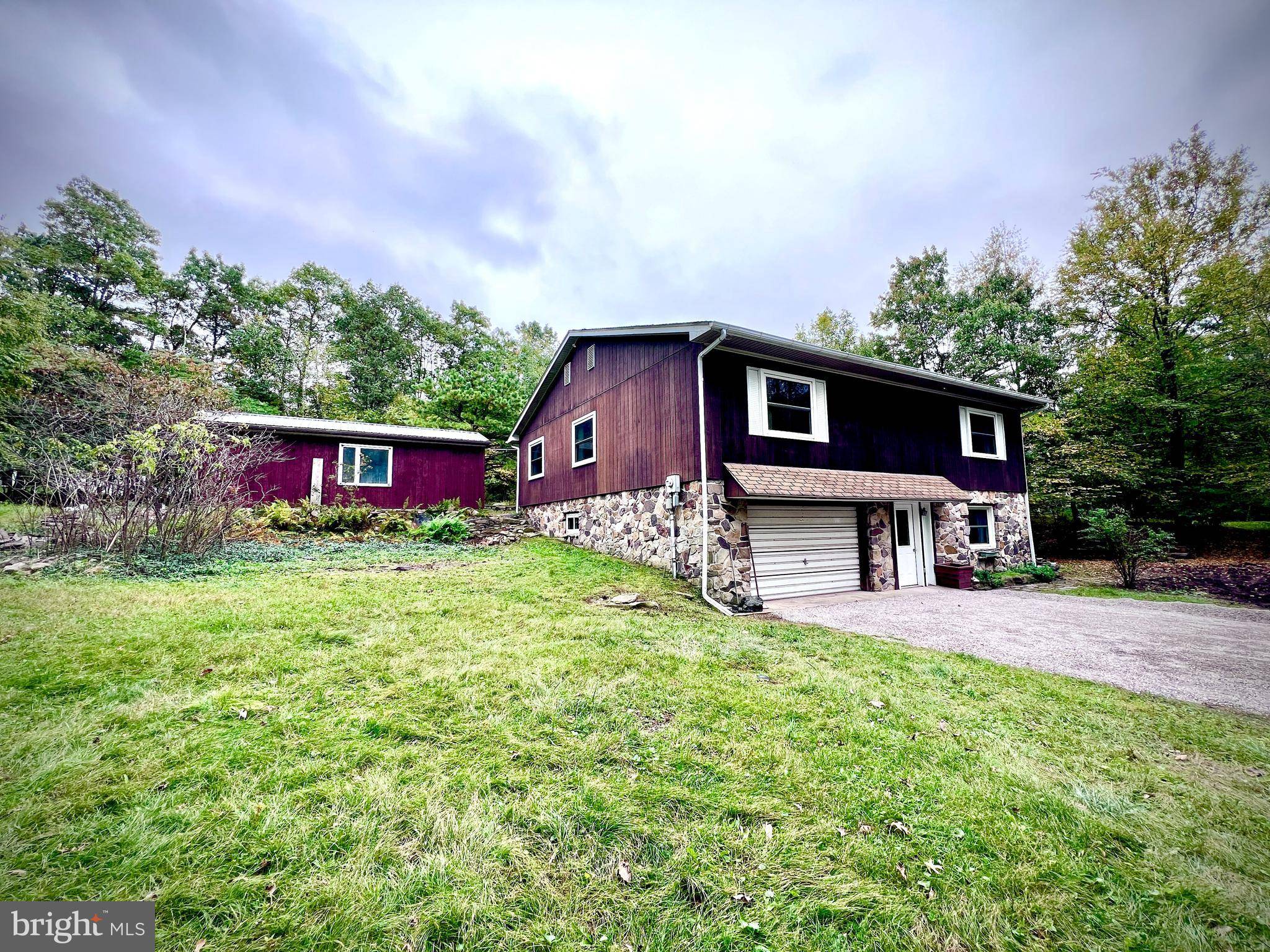 Tamaqua, PA 18252,10460 W WHITETAIL CROSSING RD