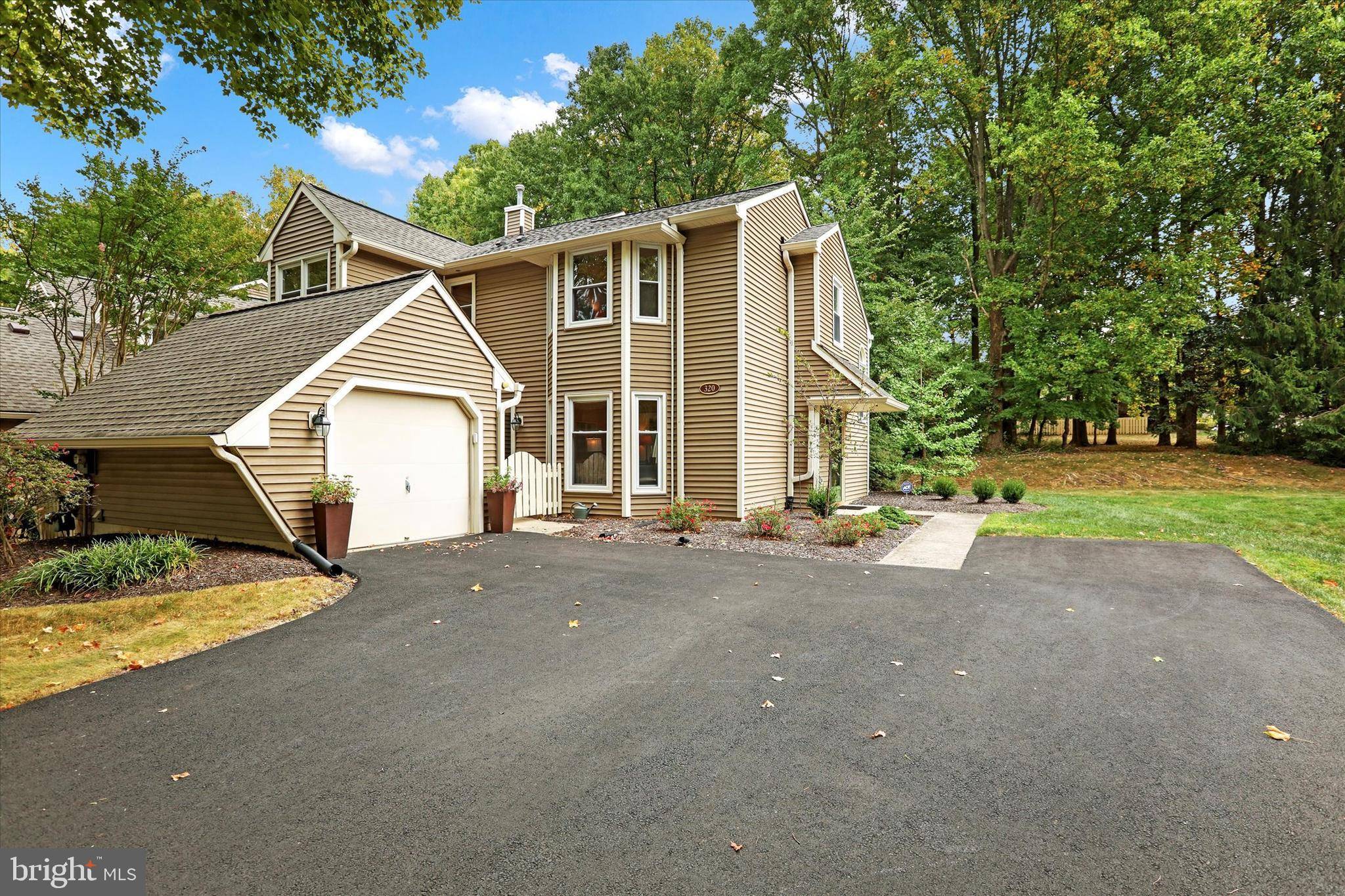 Yardley, PA 19067,320 ROWANTREE CIR