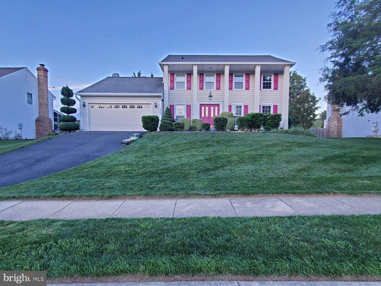 Chantilly, VA 20151,4607 SAND ROCK LN