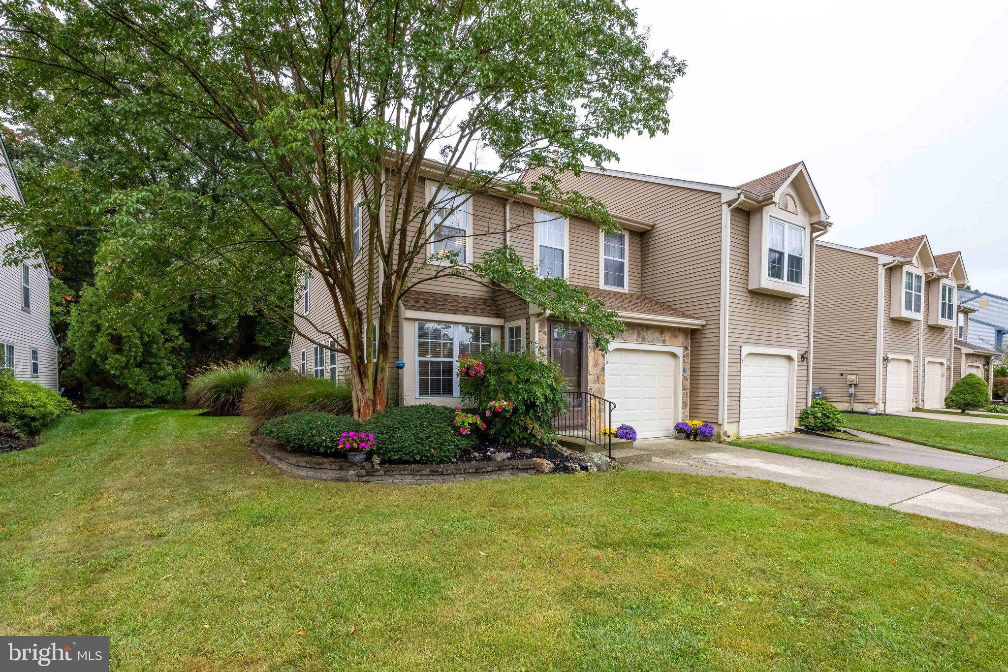 Mount Laurel, NJ 08054,10 MINIVER CT