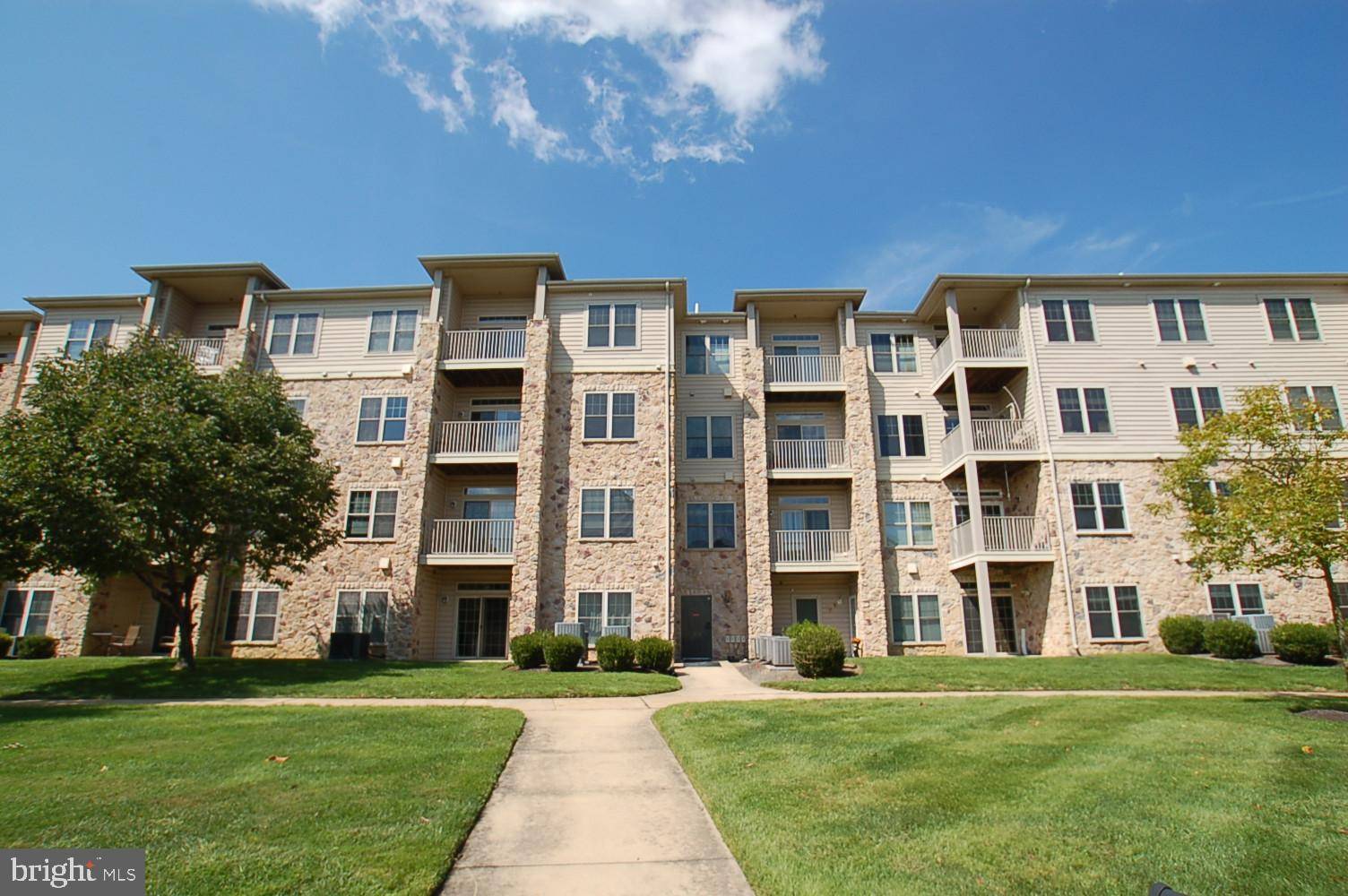 Newark, DE 19713,3000-UNIT FOUNTAINVIEW CIR #3411