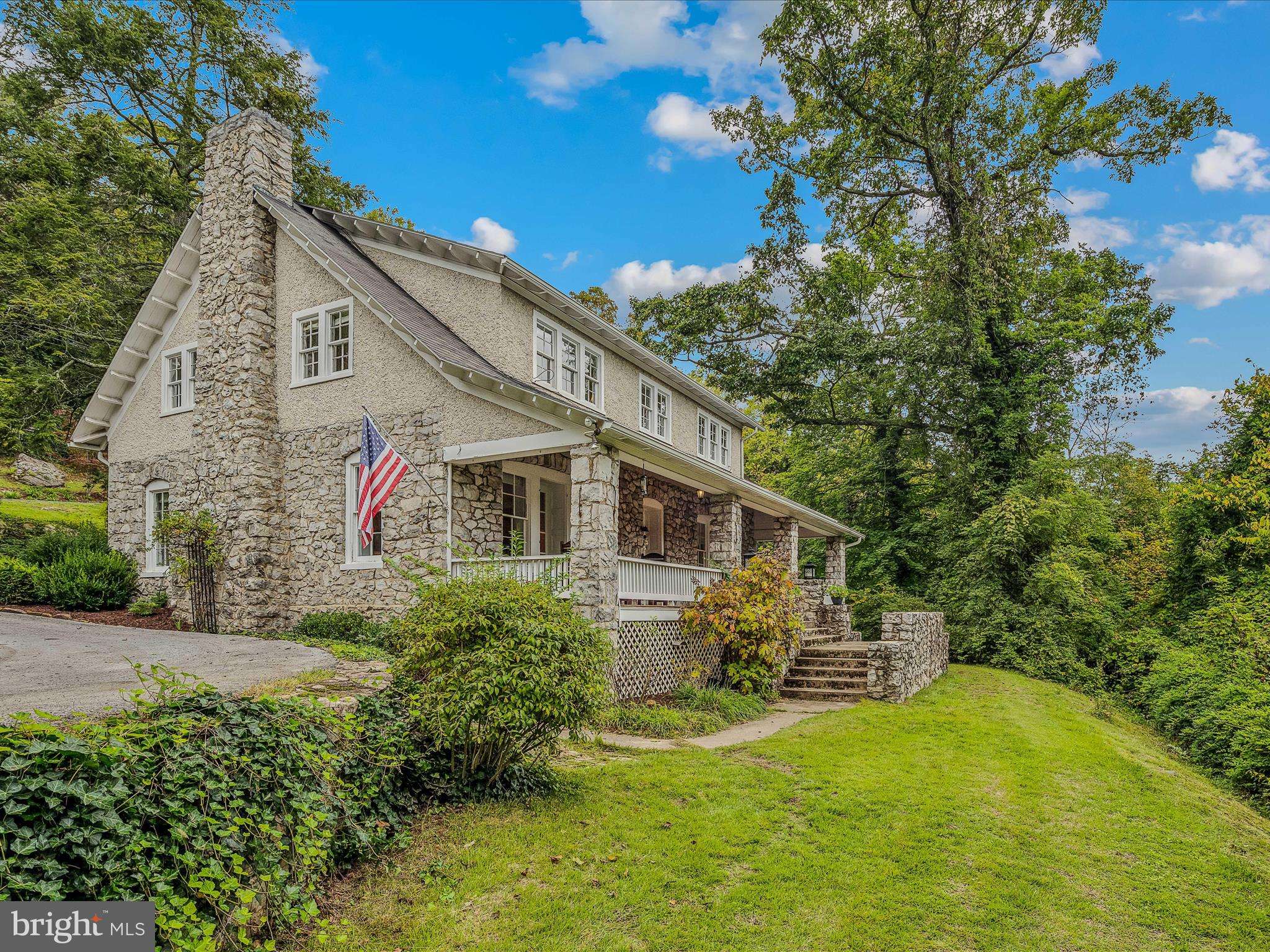 Berkeley Springs, WV 25411,491 CACAPON RD