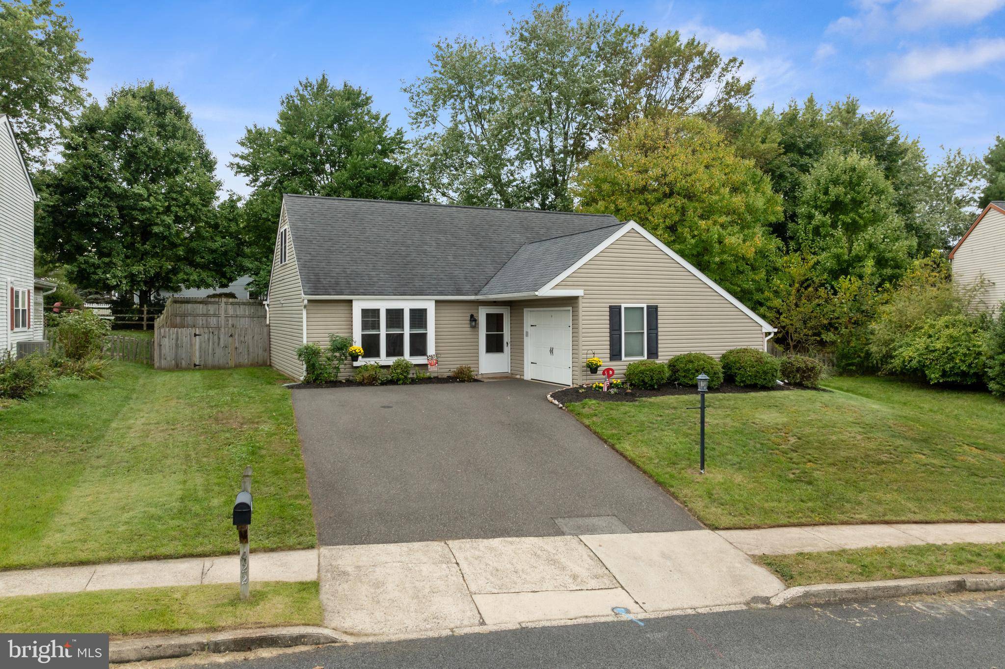 Harleysville, PA 19438,422 SAWYER DR