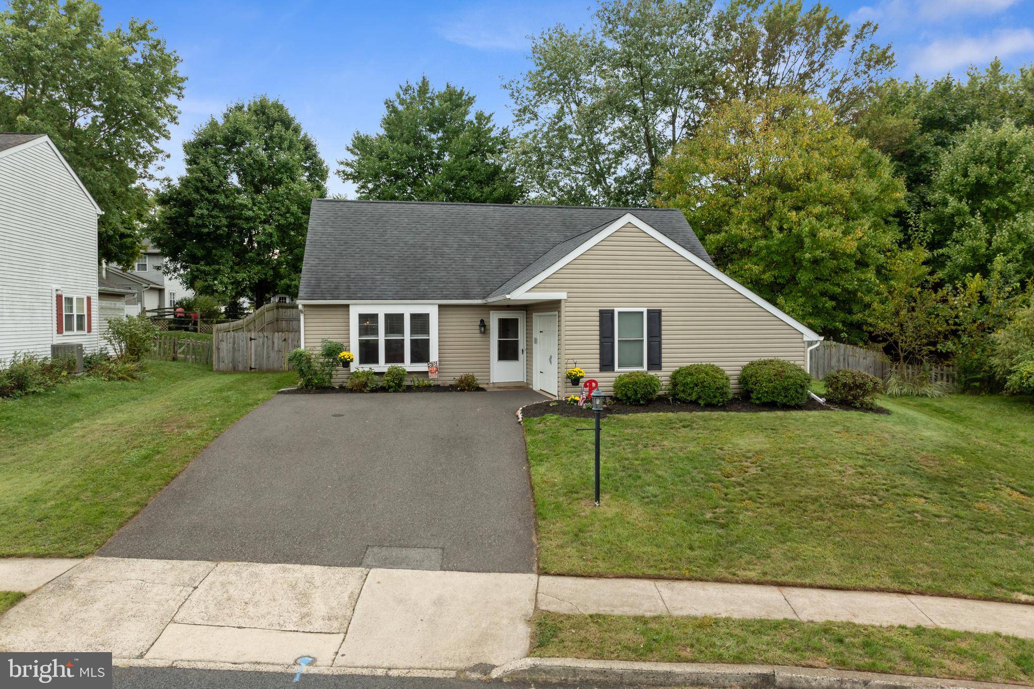 Harleysville, PA 19438,422 SAWYER DR