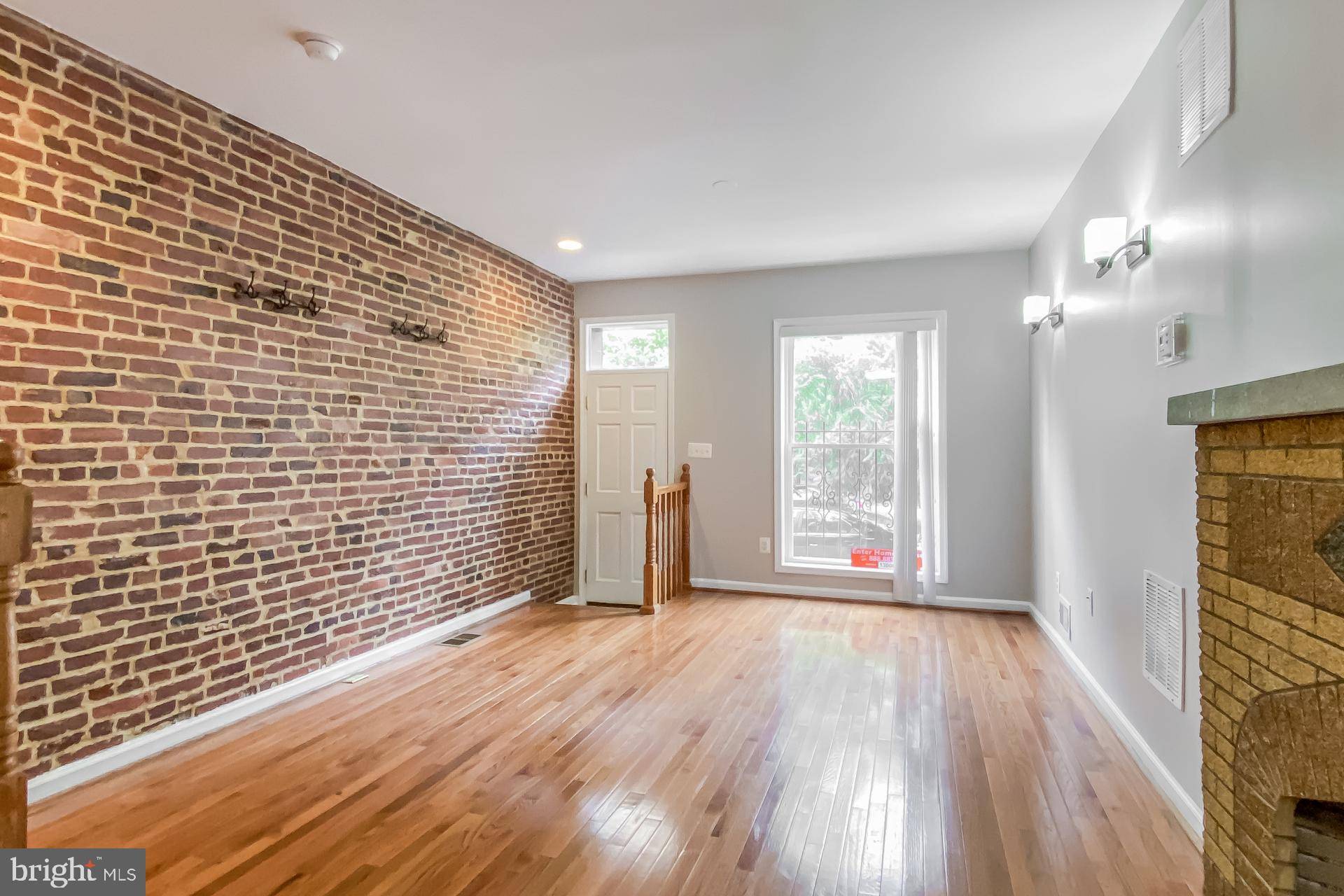 Baltimore, MD 21205,823 N COLLINGTON AVE