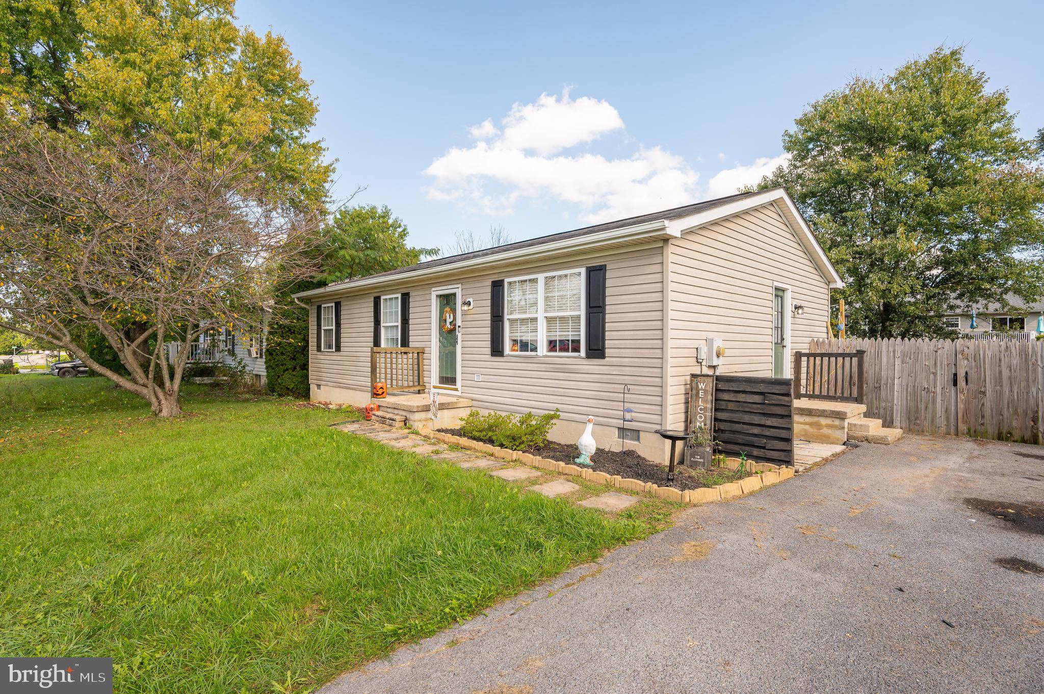 Martinsburg, WV 25404,271 CASHMERE DR