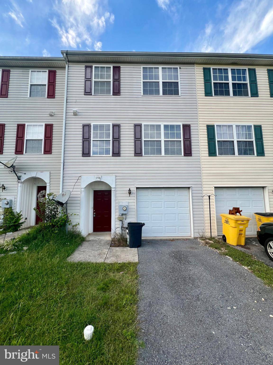 Martinsburg, WV 25405,998 AZTEC DR