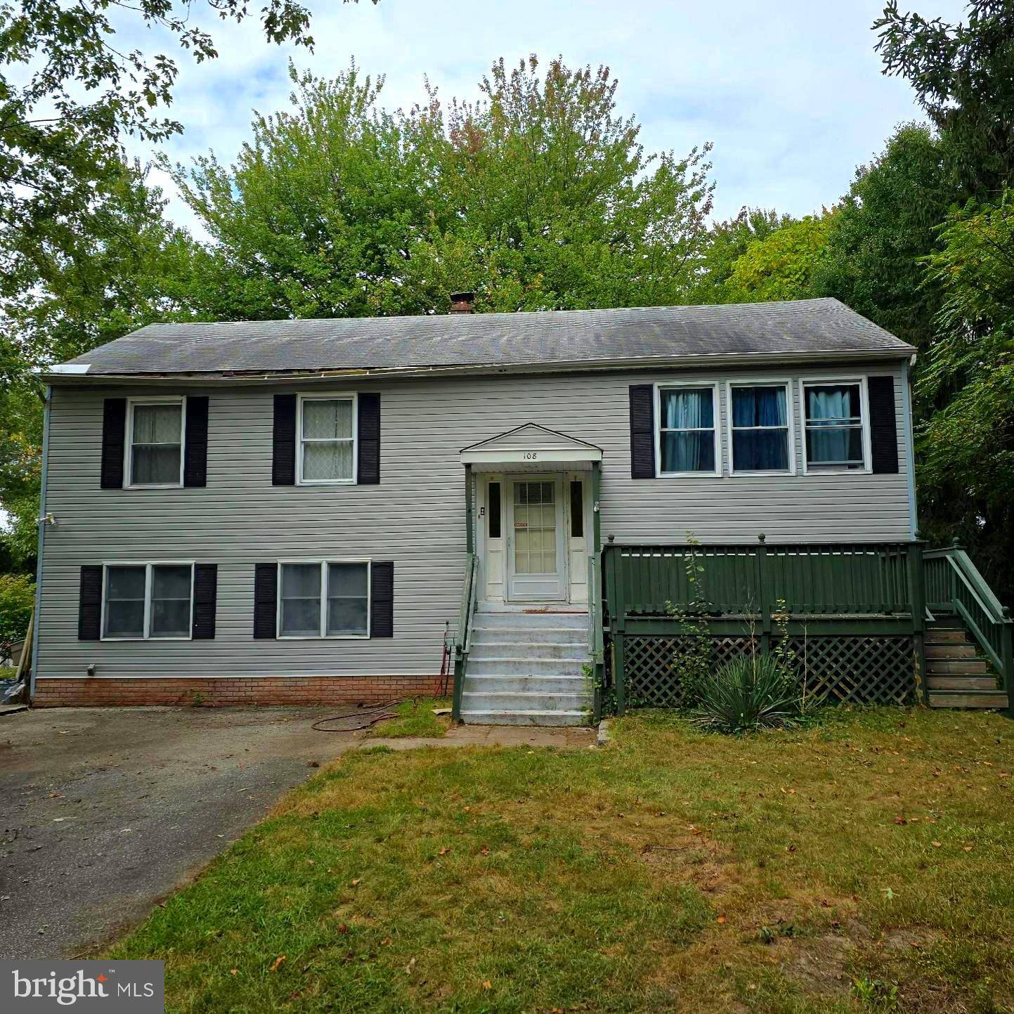 Penns Grove, NJ 08069,108 WISTERIA LN