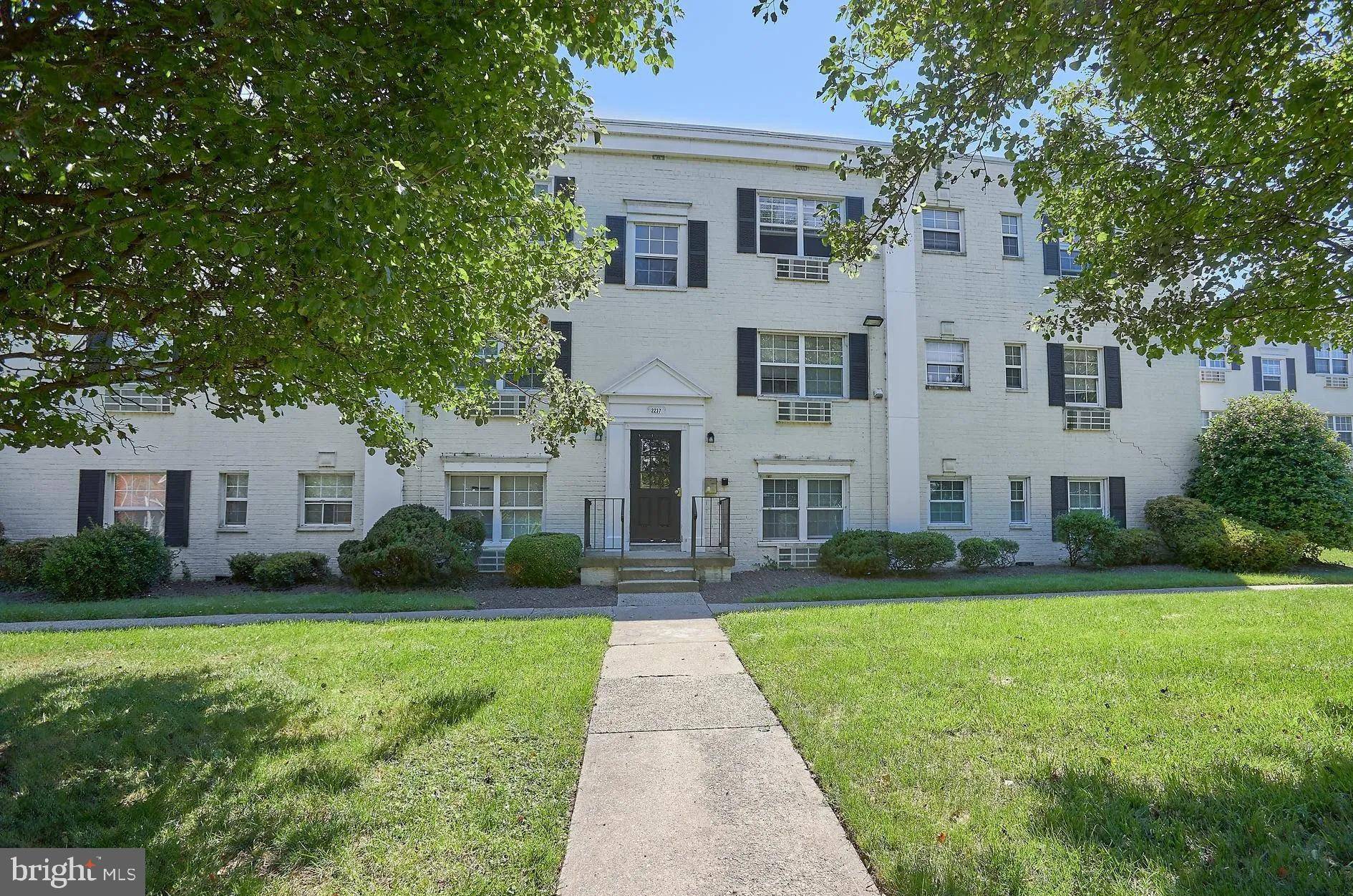 Alexandria, VA 22303,2237 FARRINGTON AVE #202