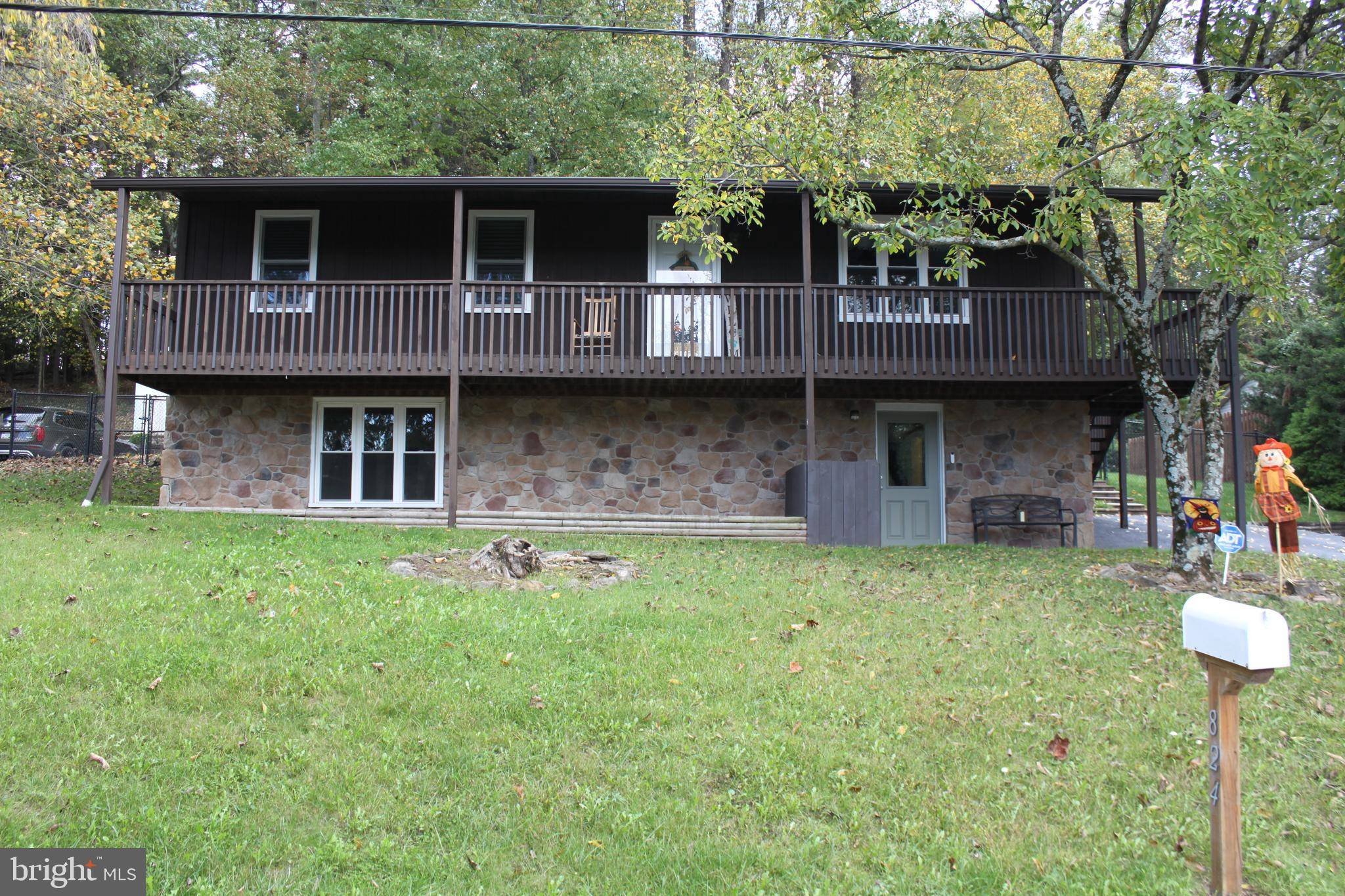 Lewisberry, PA 17339,824 SILVER LAKE RD