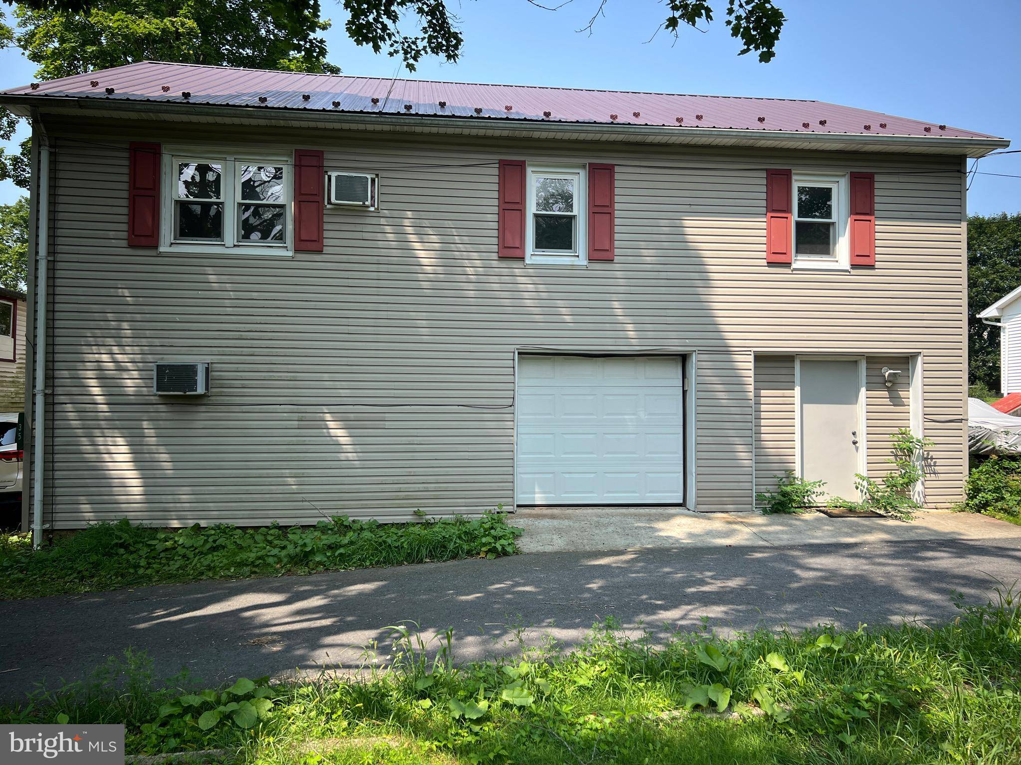 Pine Grove, PA 17963,35 MOYER ST