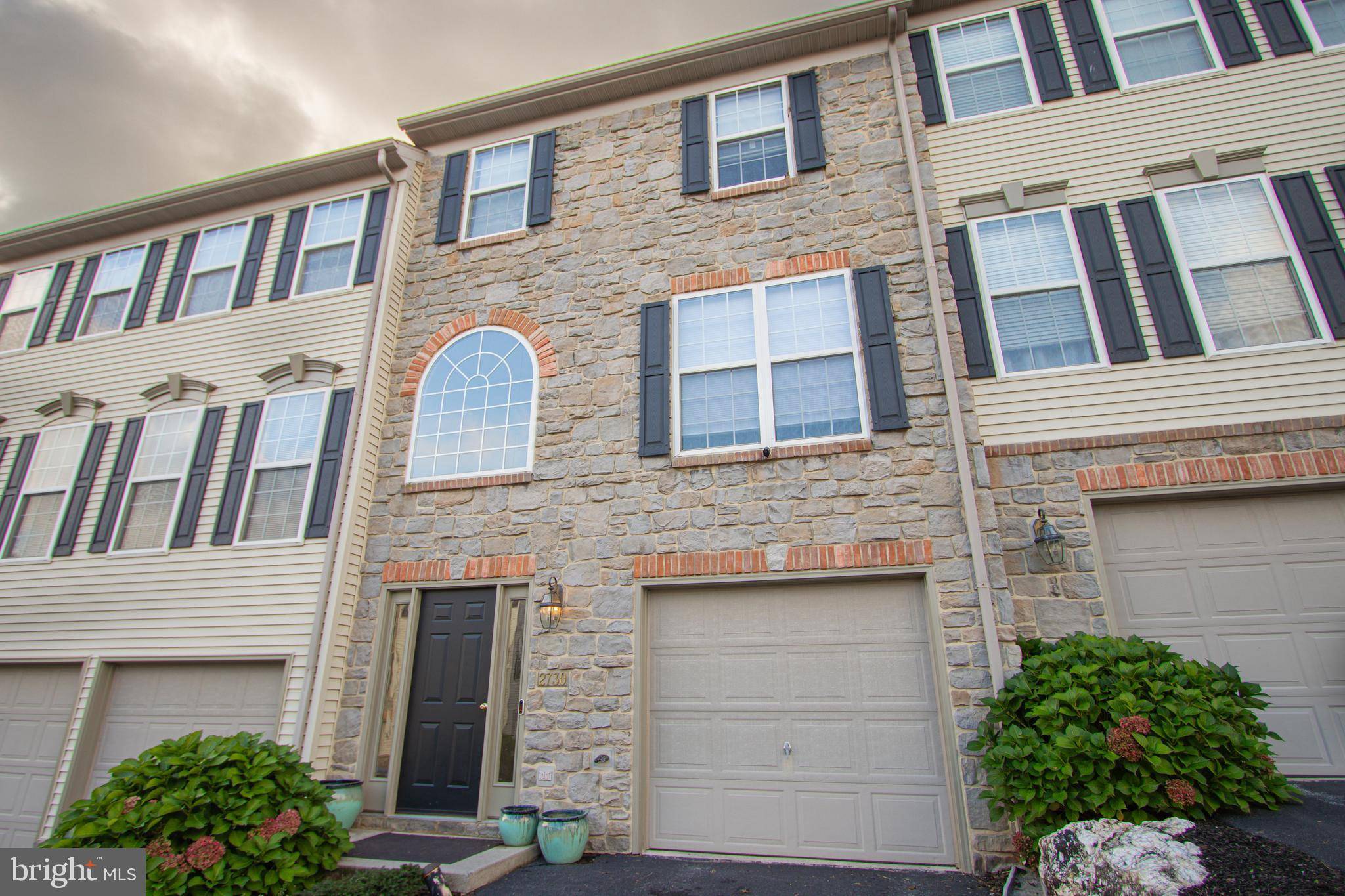 York, PA 17402,2730 HUNT CLUB DR #2