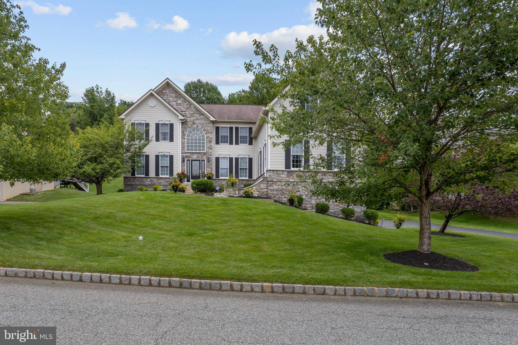 Glen Mills, PA 19342,16 STRICKLAND WAY