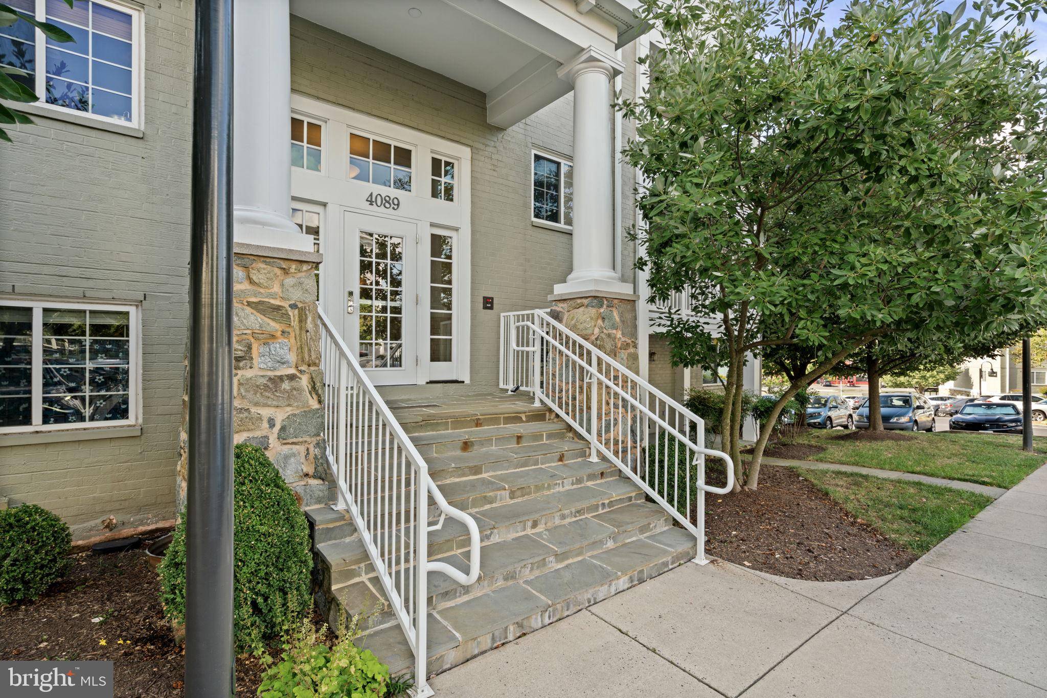 Arlington, VA 22204,4089 S FOUR MILE RUN DR #203