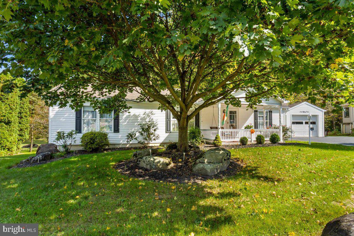 Manheim, PA 17545,1054 HEMLOCK CIR