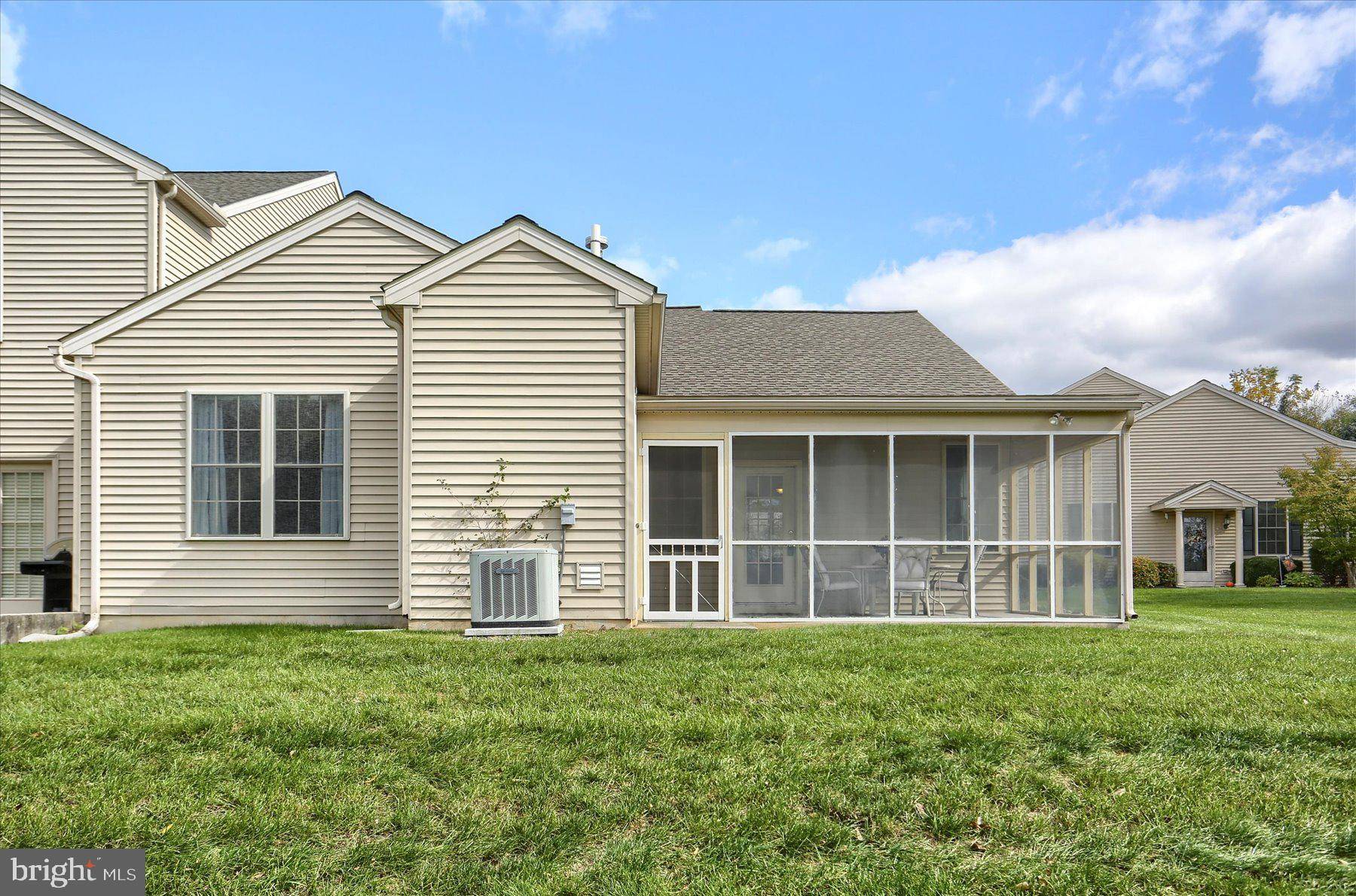 Hummelstown, PA 17036,733 CREEKSIDE DR