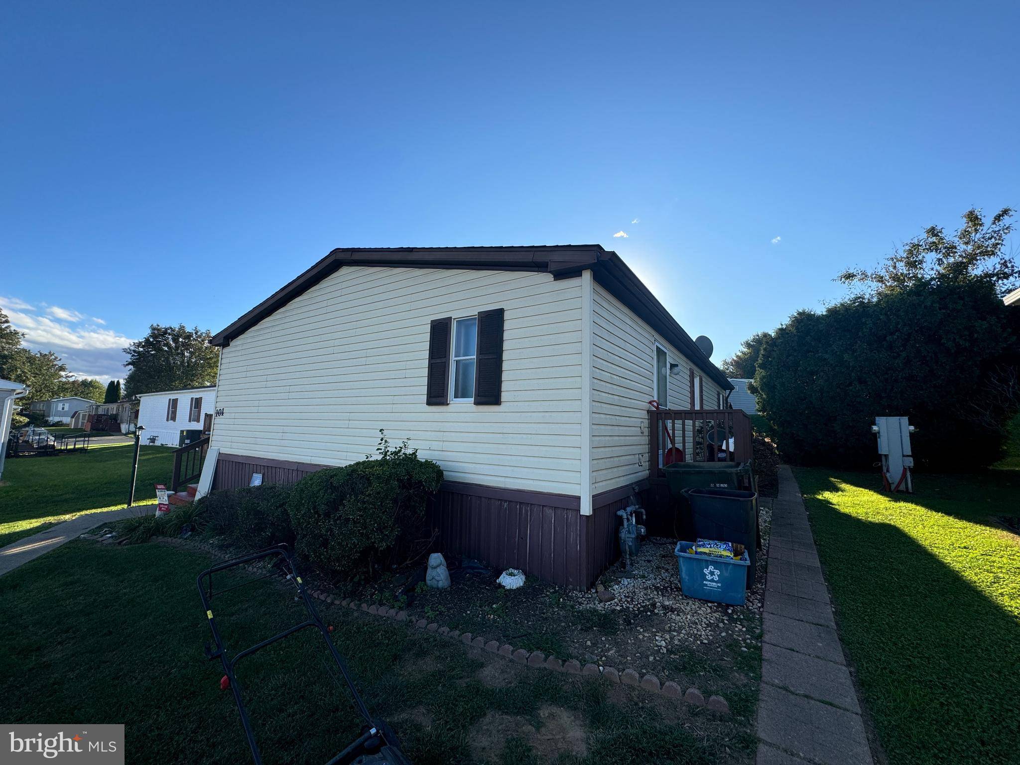 Lancaster, PA 17603,101 JEMFIELD CT