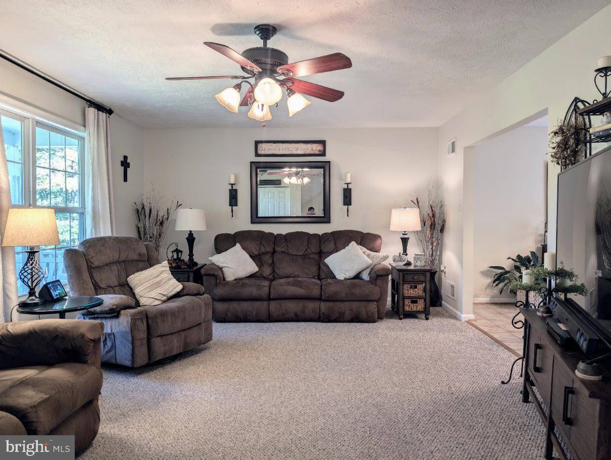 Everett, PA 15537,48 W 3RD ST