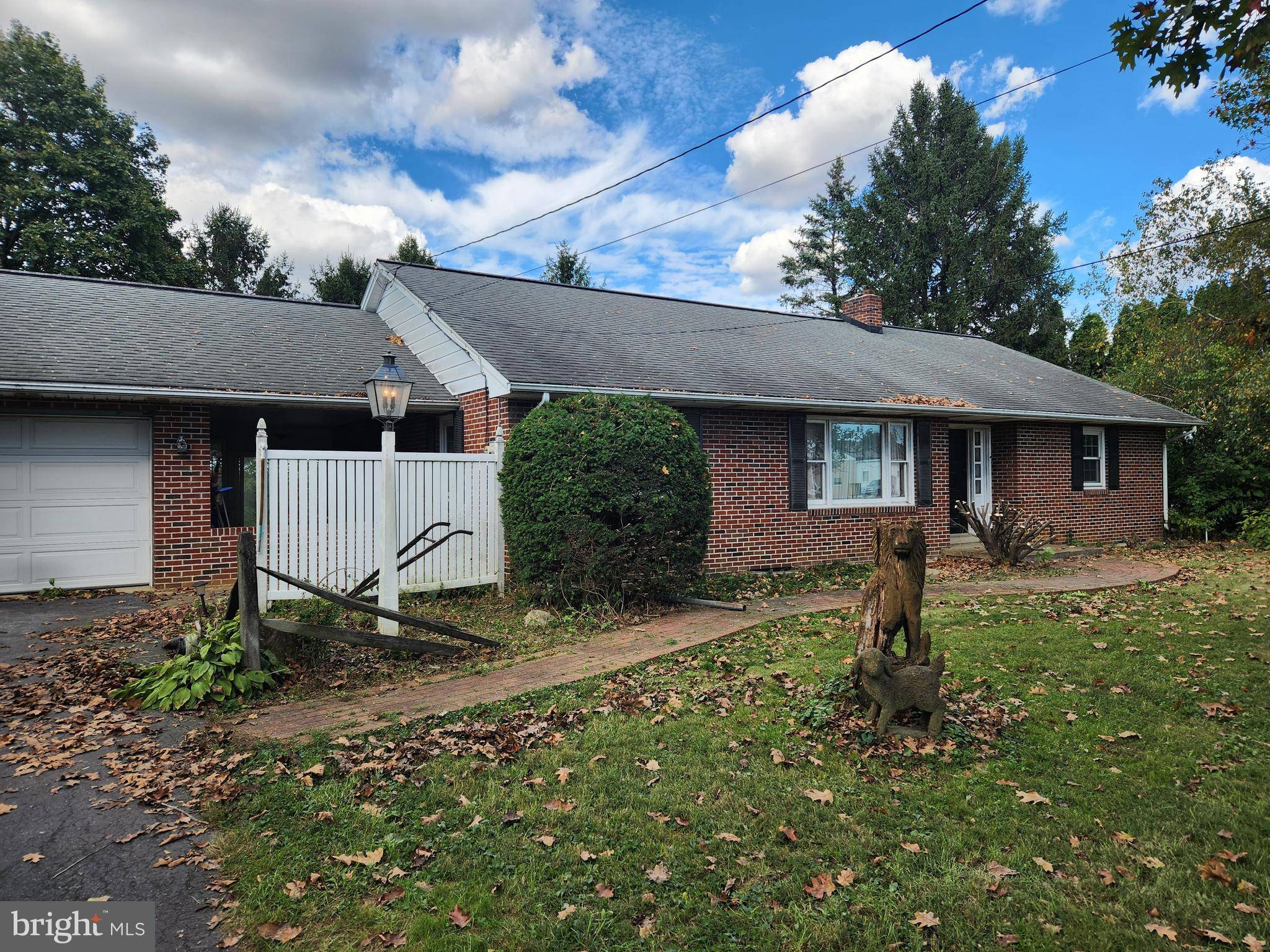 New Holland, PA 17557,951 W MAIN ST