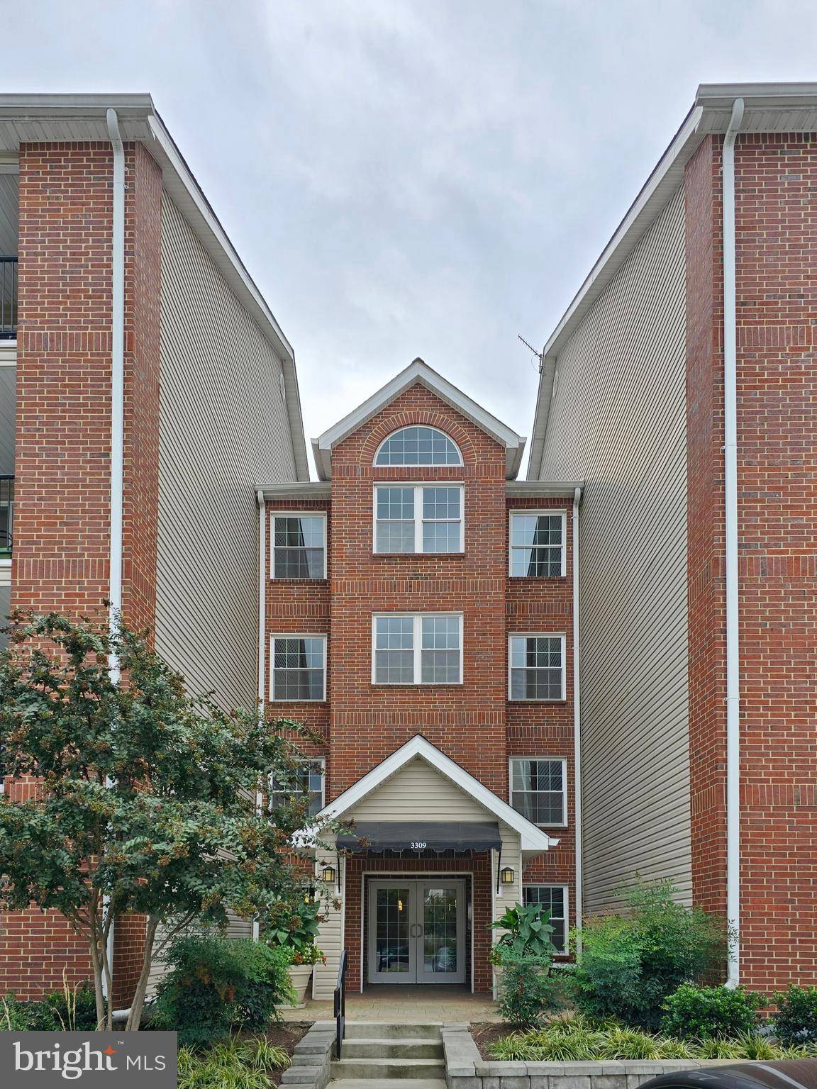 Alexandria, VA 22302,3309 WYNDHAM CIR #1175