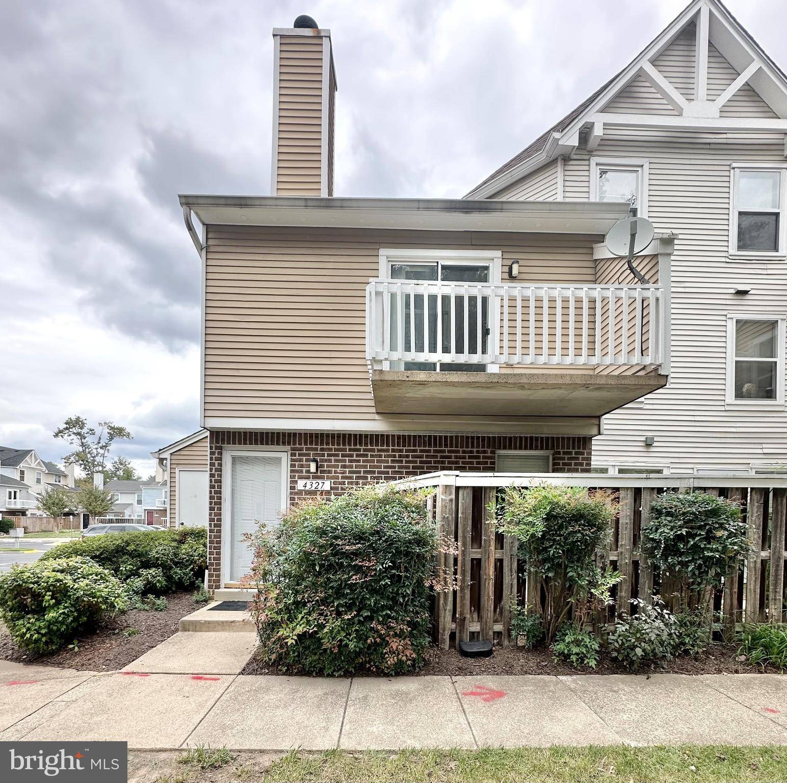 Alexandria, VA 22309,4327 PEMBROOK VILLAGE DR #20