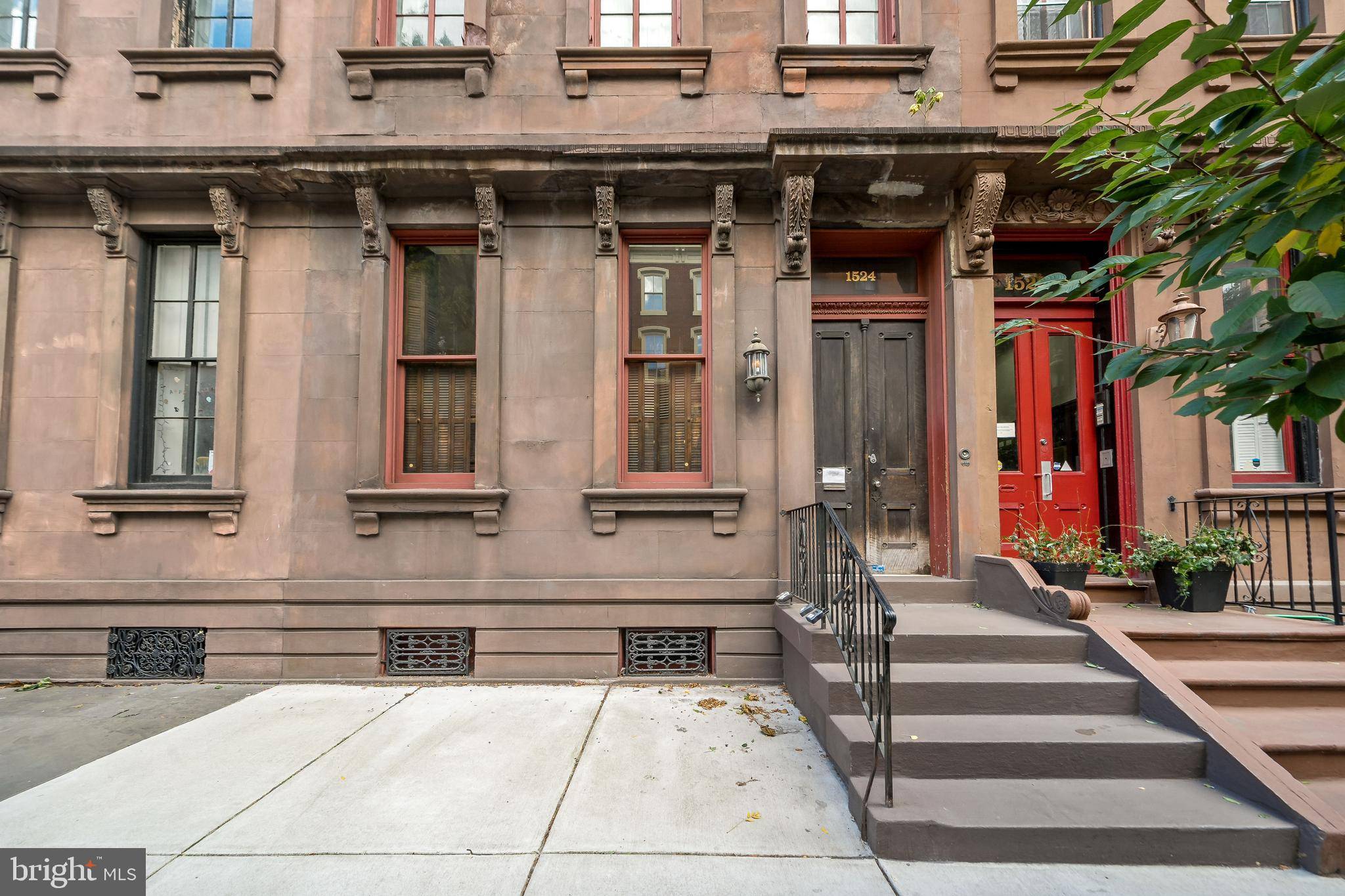 Philadelphia, PA 19102,1524 PINE ST #4