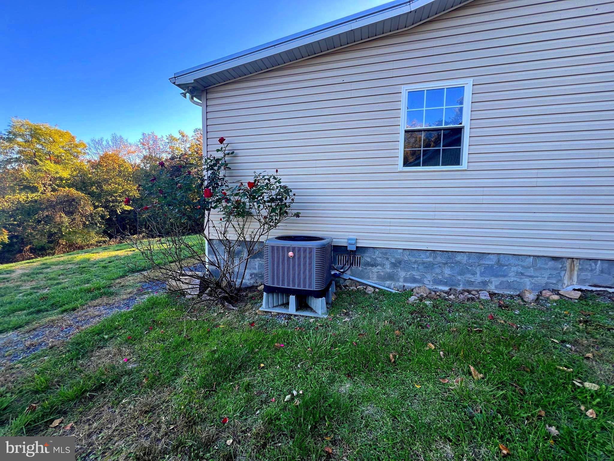 Moorefield, WV 26836,385 CARLA DR