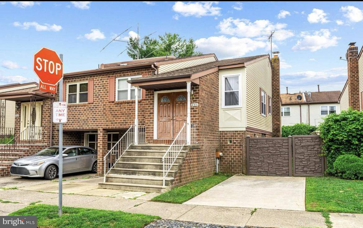 Philadelphia, PA 19116,866 HENDRIX ST