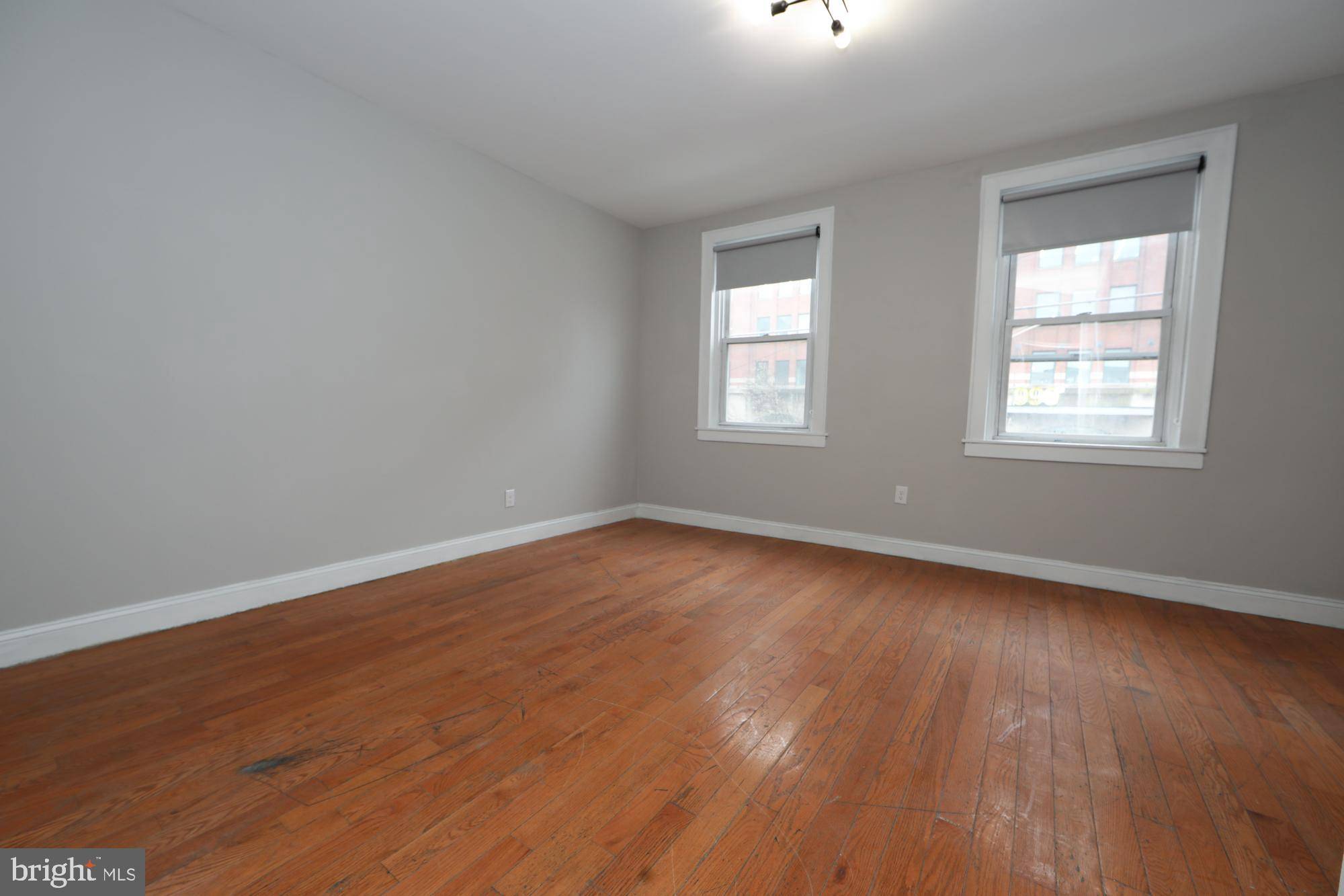 Philadelphia, PA 19123,931 SPRING GARDEN ST #2