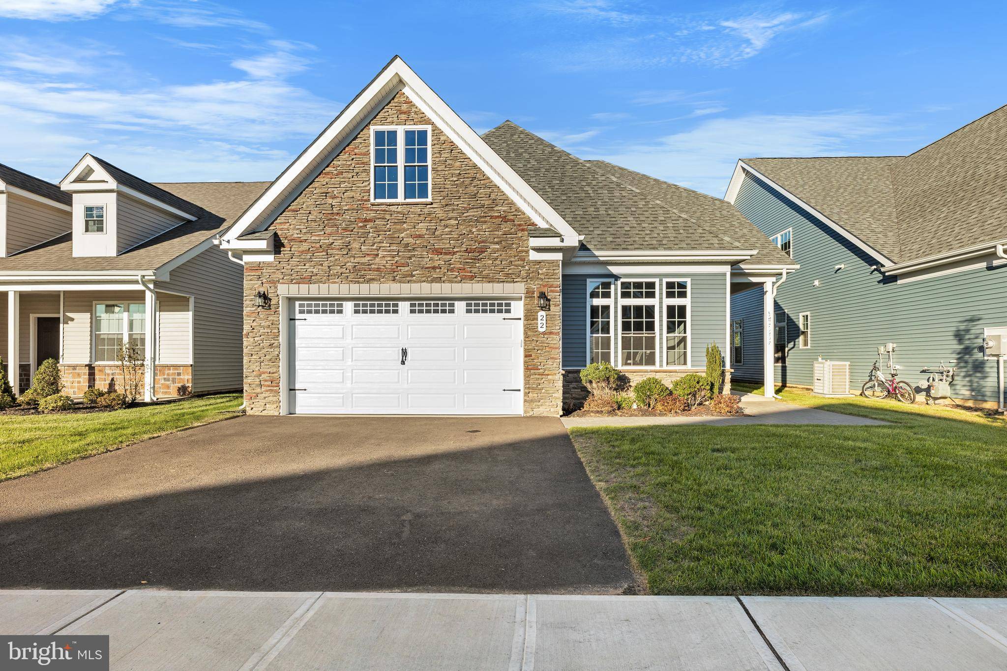 Hightstown, NJ 08520,22 SAMJAN CIR