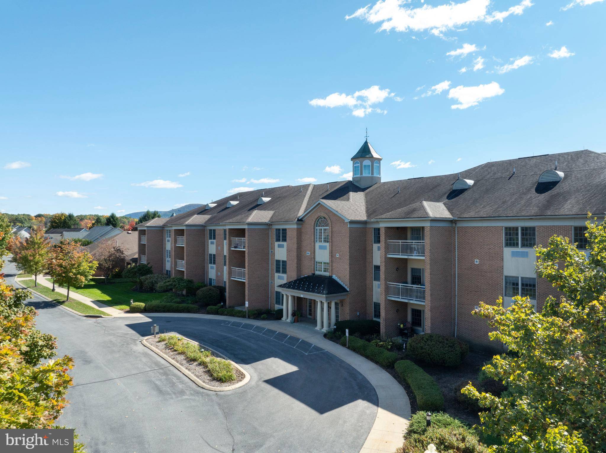 State College, PA 16801,305 VILLAGE HEIGHTS DR #221